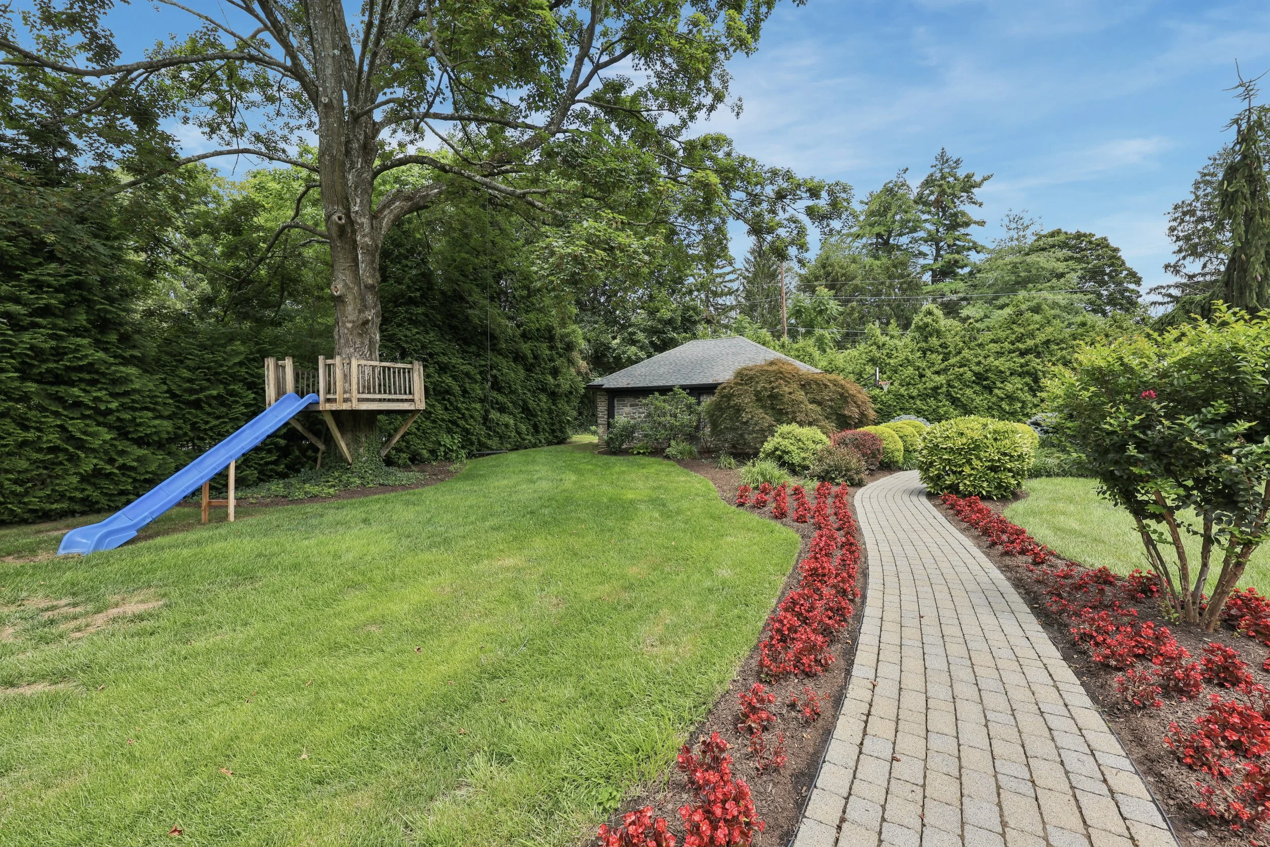 8111 St Martins Ln_18.jpg