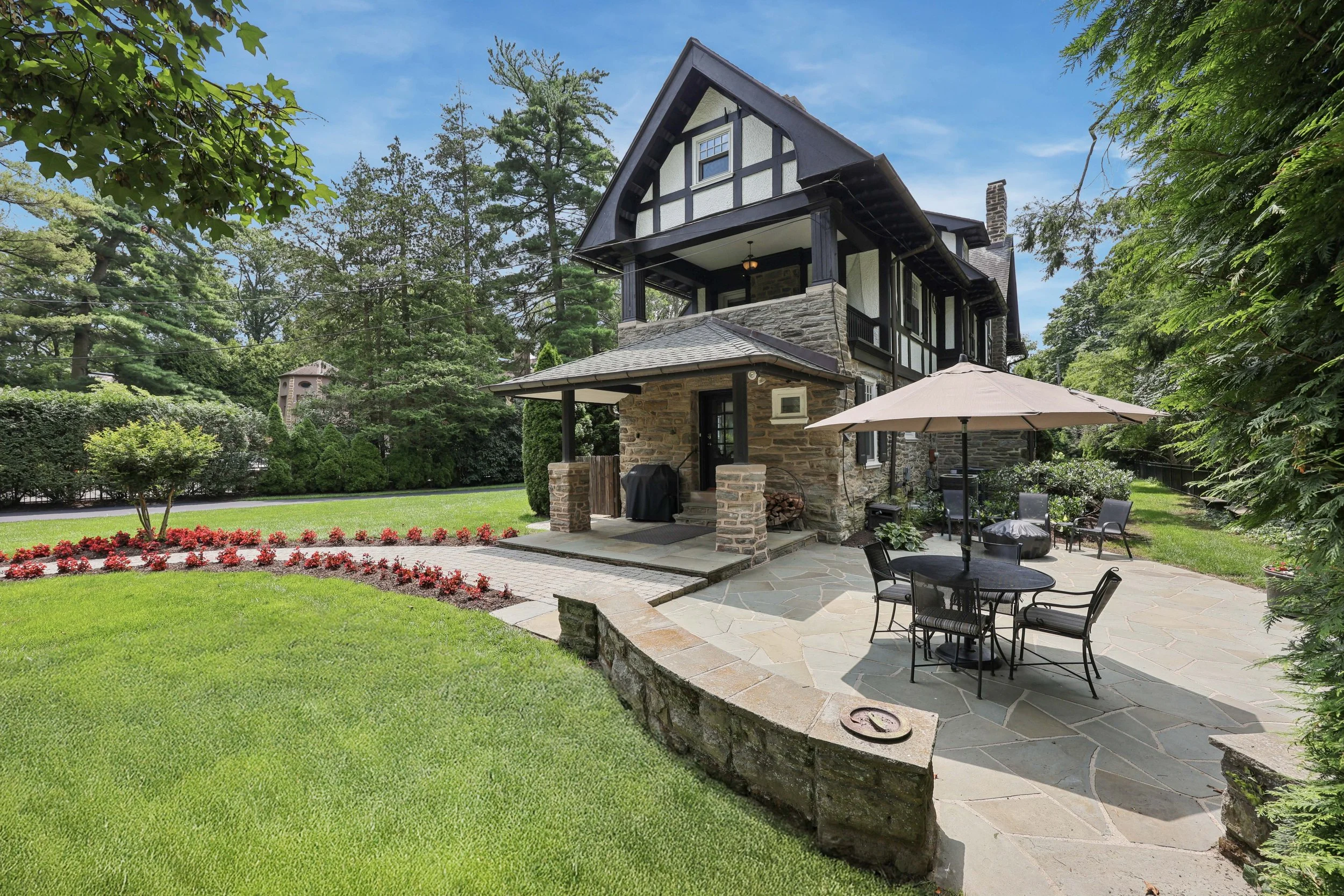 8111 St Martins Ln_21_1.jpg