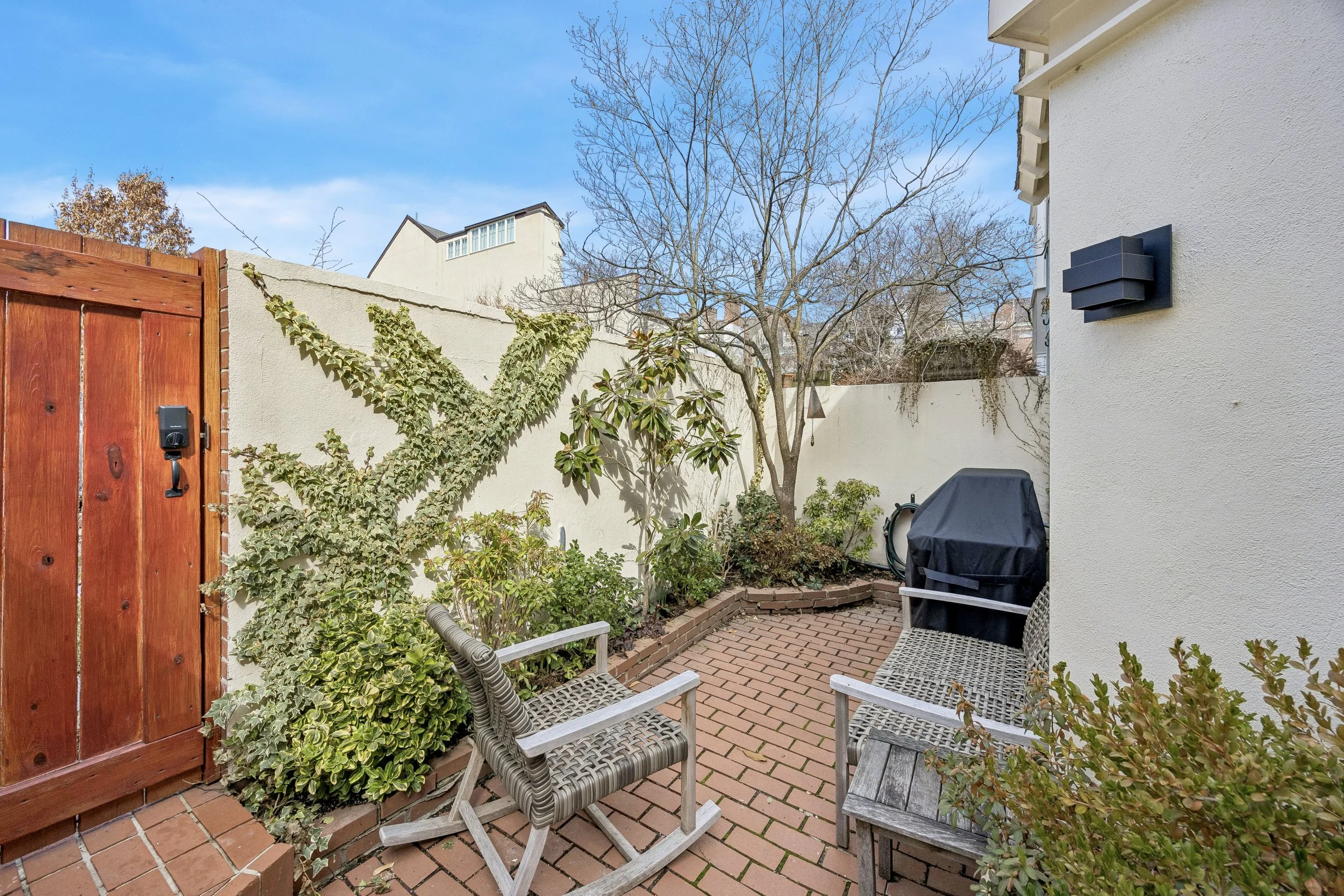 33-318 S American St_33.jpg