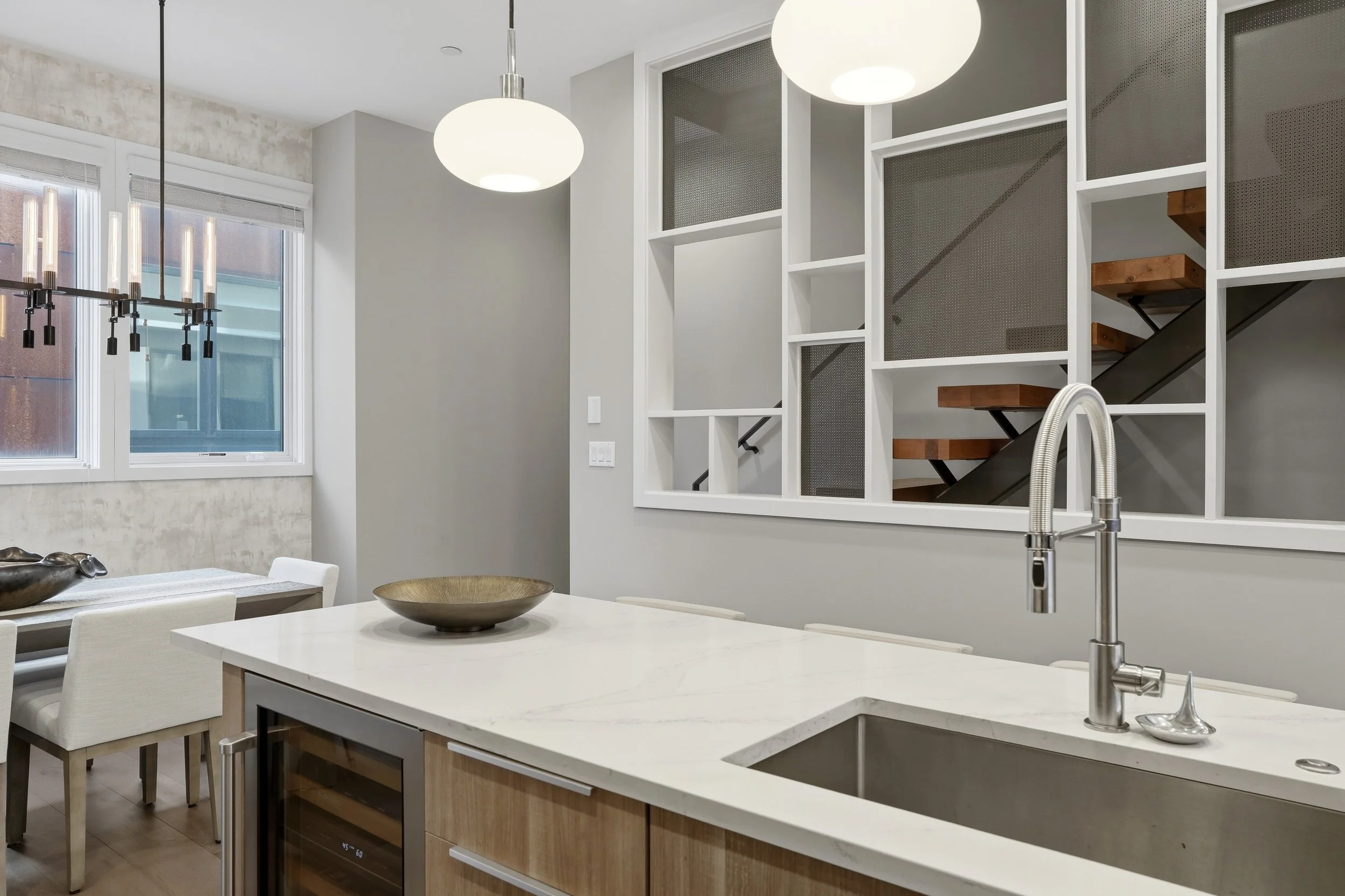 06-611 N Galloway St_13.jpg