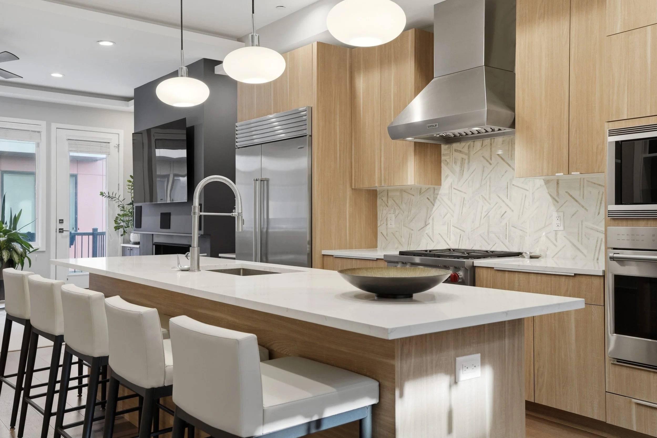 08-611 N Galloway St_15.jpg