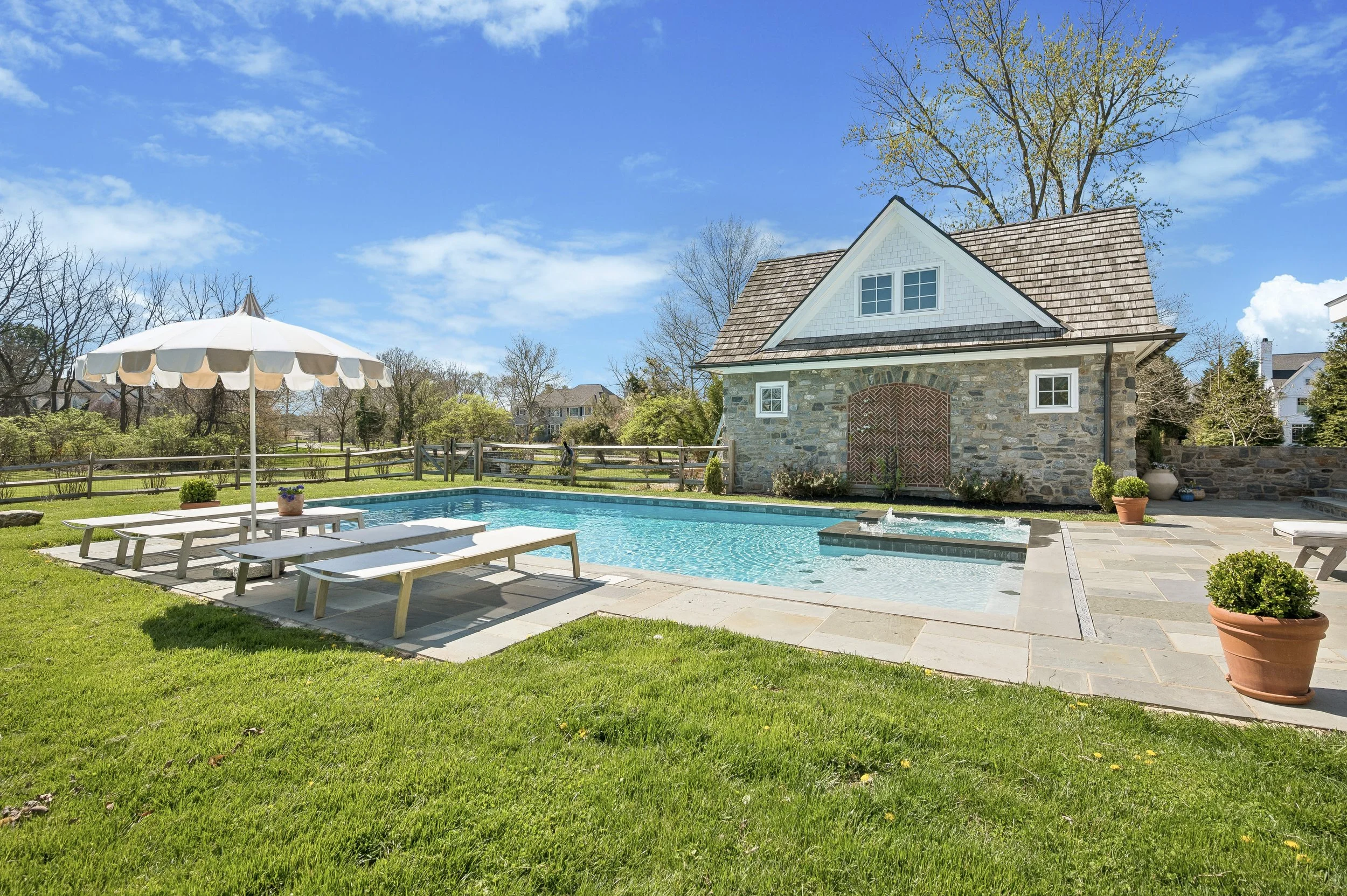 101 Hampton Ln_77.jpg