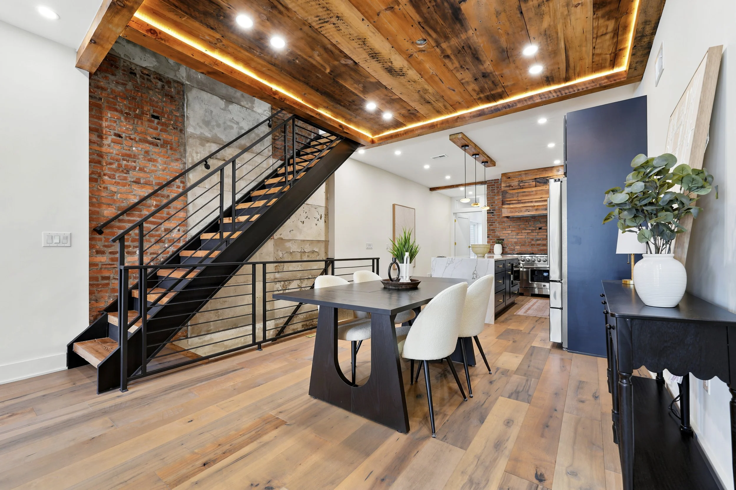 2506 E York St_08.jpg