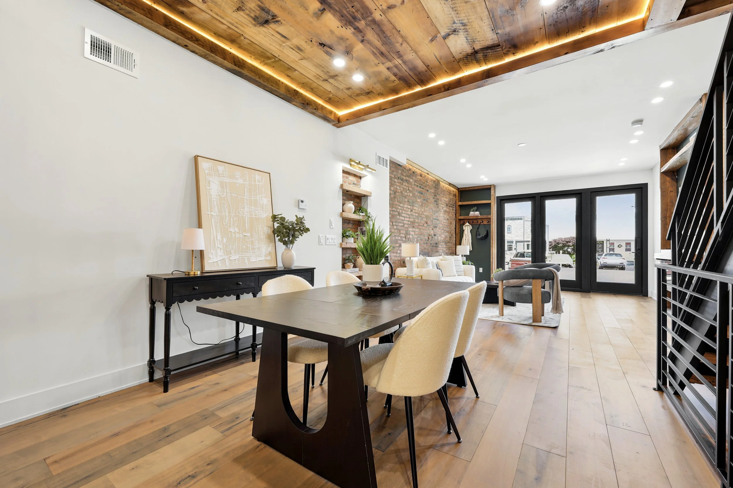 2506 E York St_09.jpg