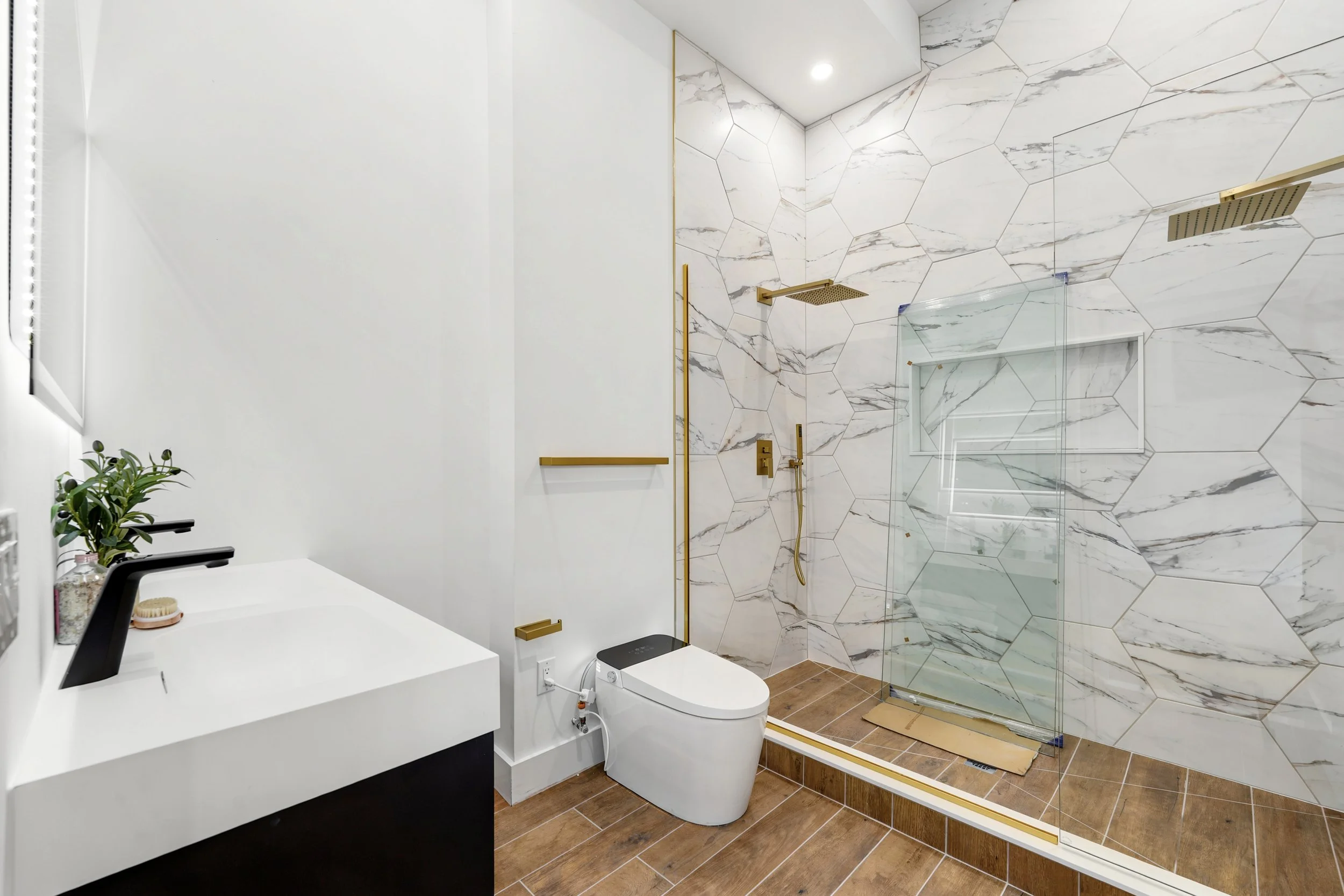 2506 E York St_23.jpg