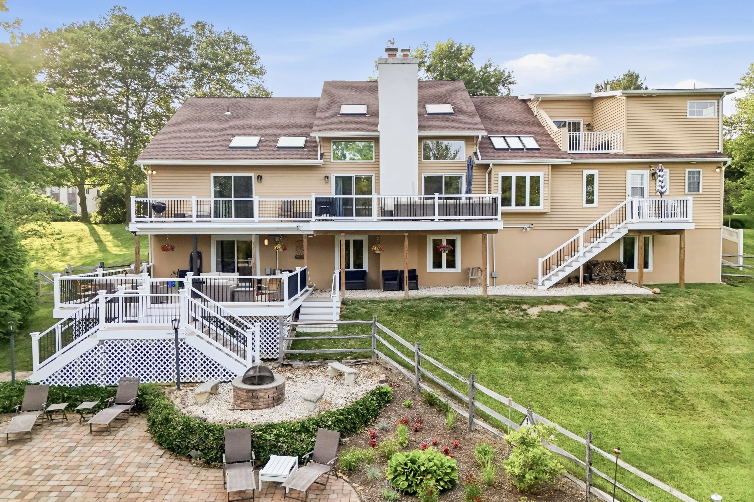 04-5 Sugar Maple Dr52.jpg