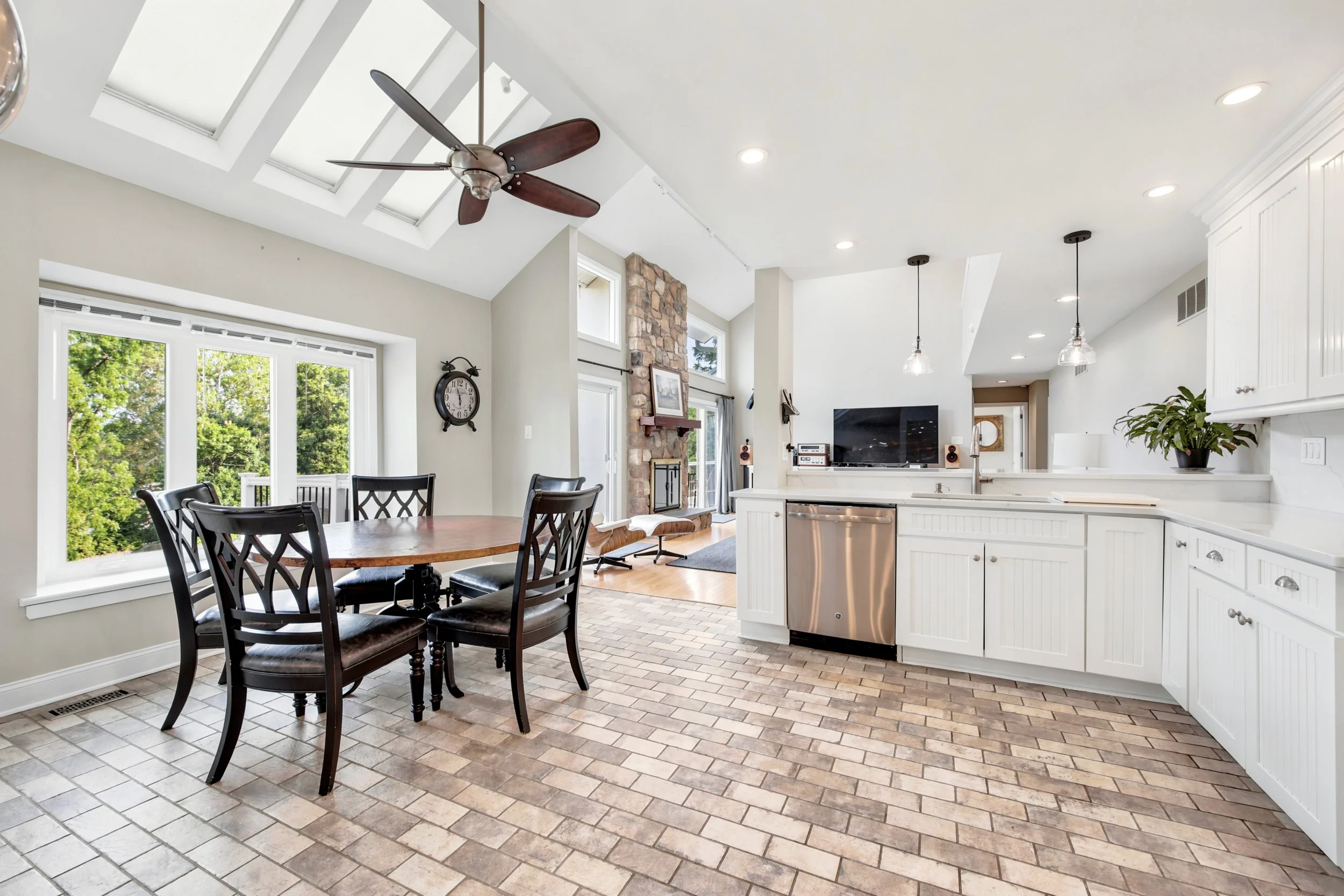 07-5 Sugar Maple Dr10.jpg