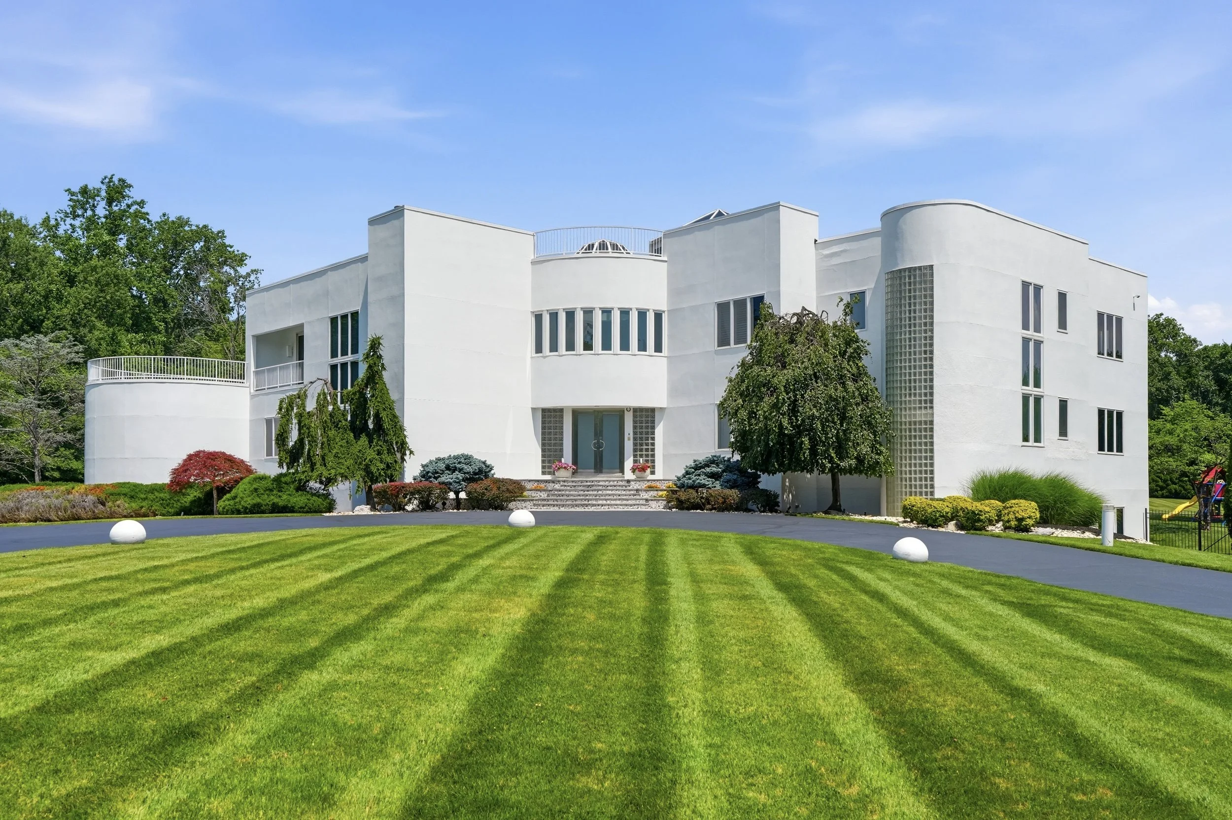 611CreekLane_01.jpg