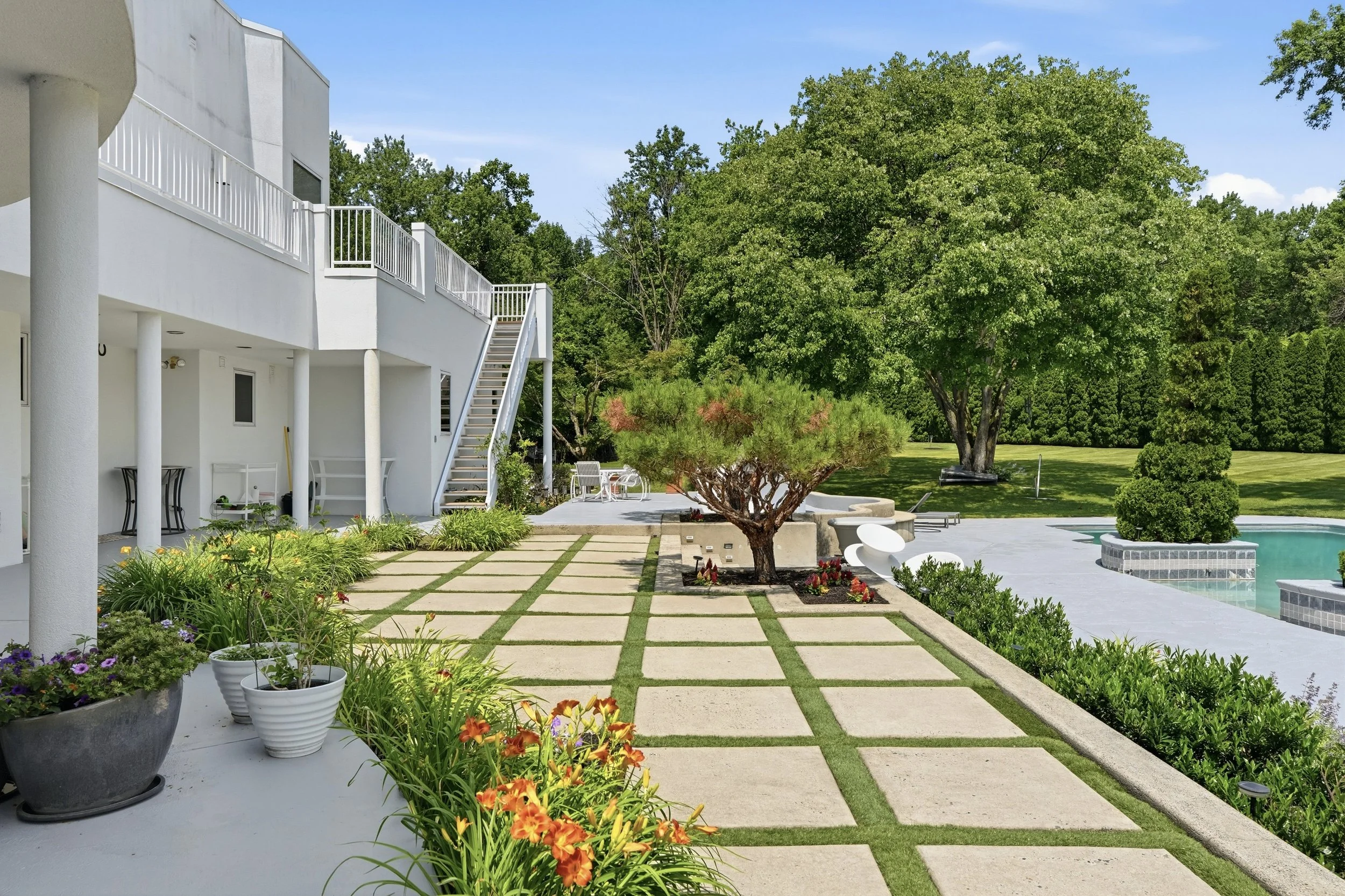 611CreekLane_05.jpg