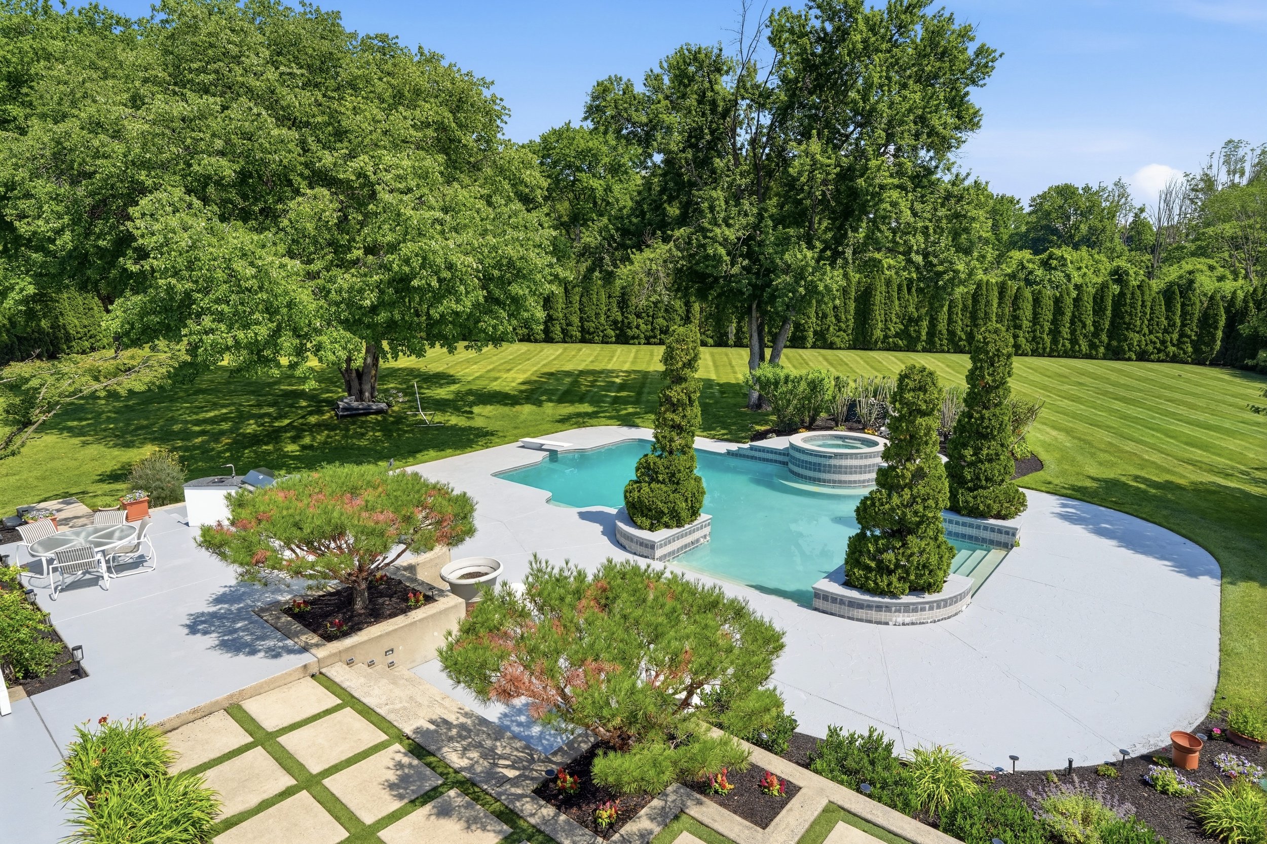 611CreekLane_04.jpg