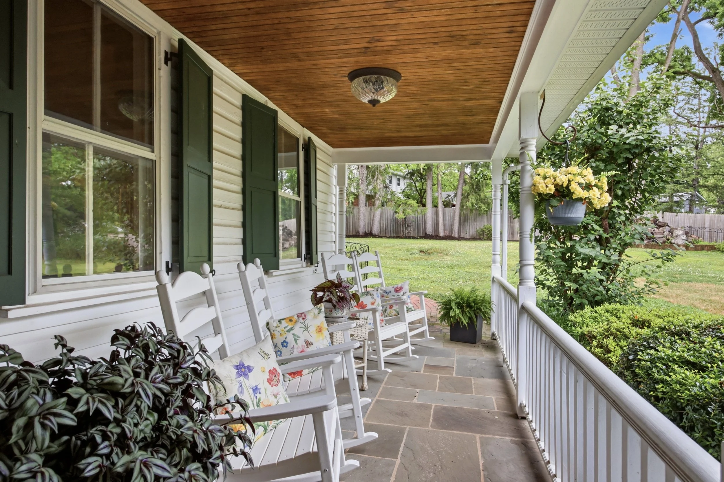 04-2505BlackRiverRoad_06.jpg