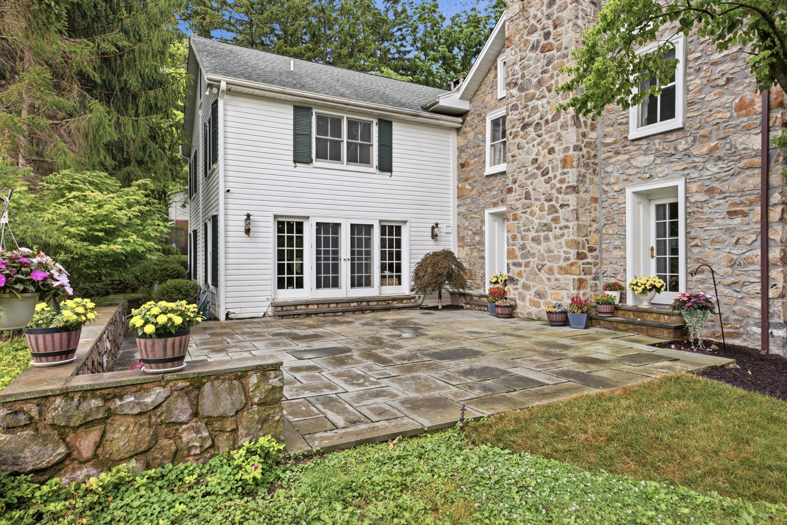 06-2505BlackRiverRoad_09.jpg