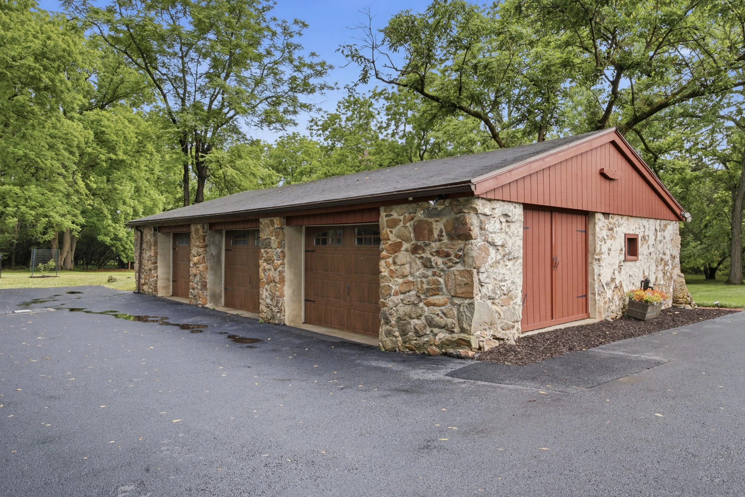 10-2505BlackRiverRoad_16.jpg