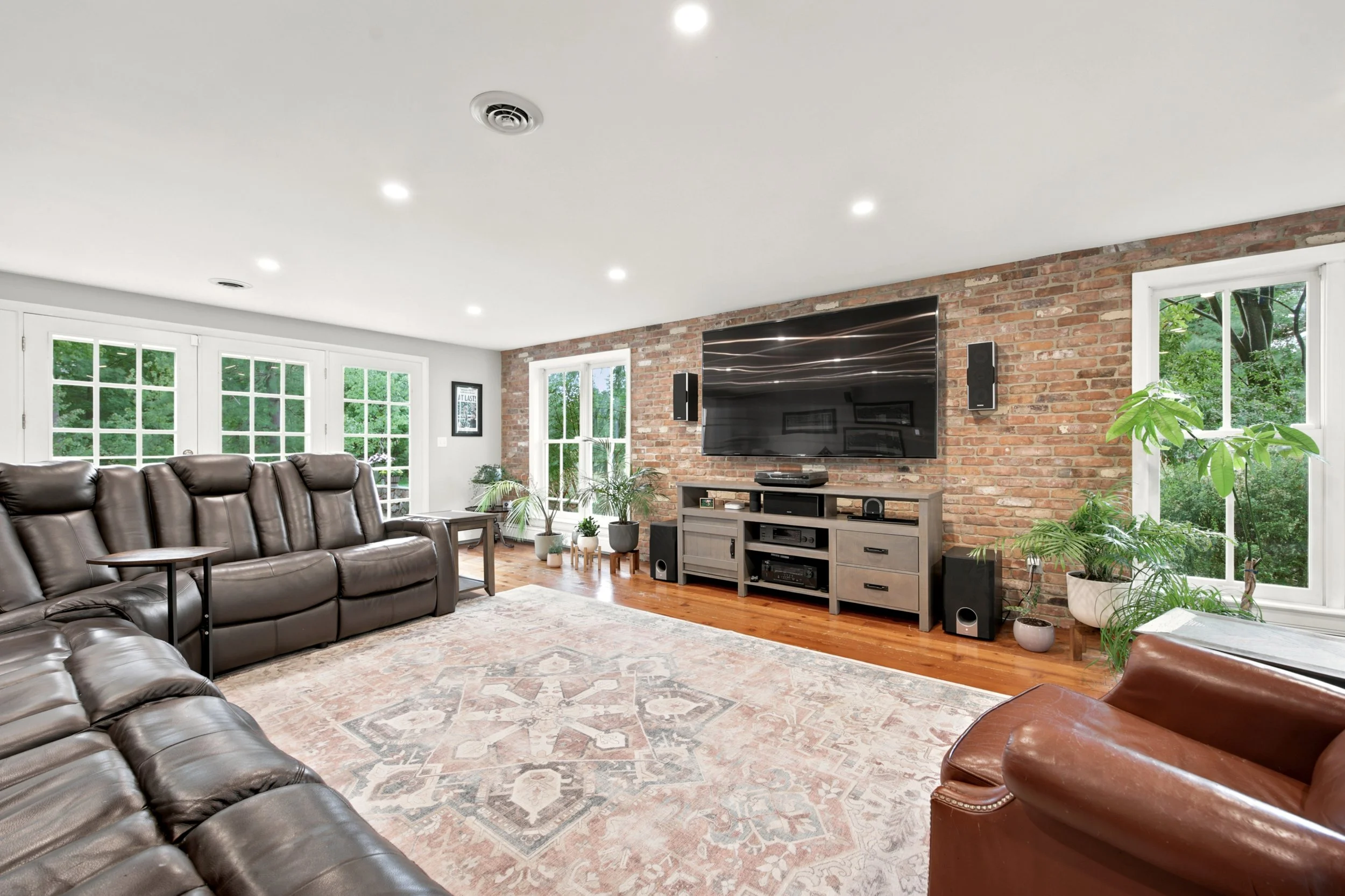 11-2505BlackRiverRoad_17.jpg