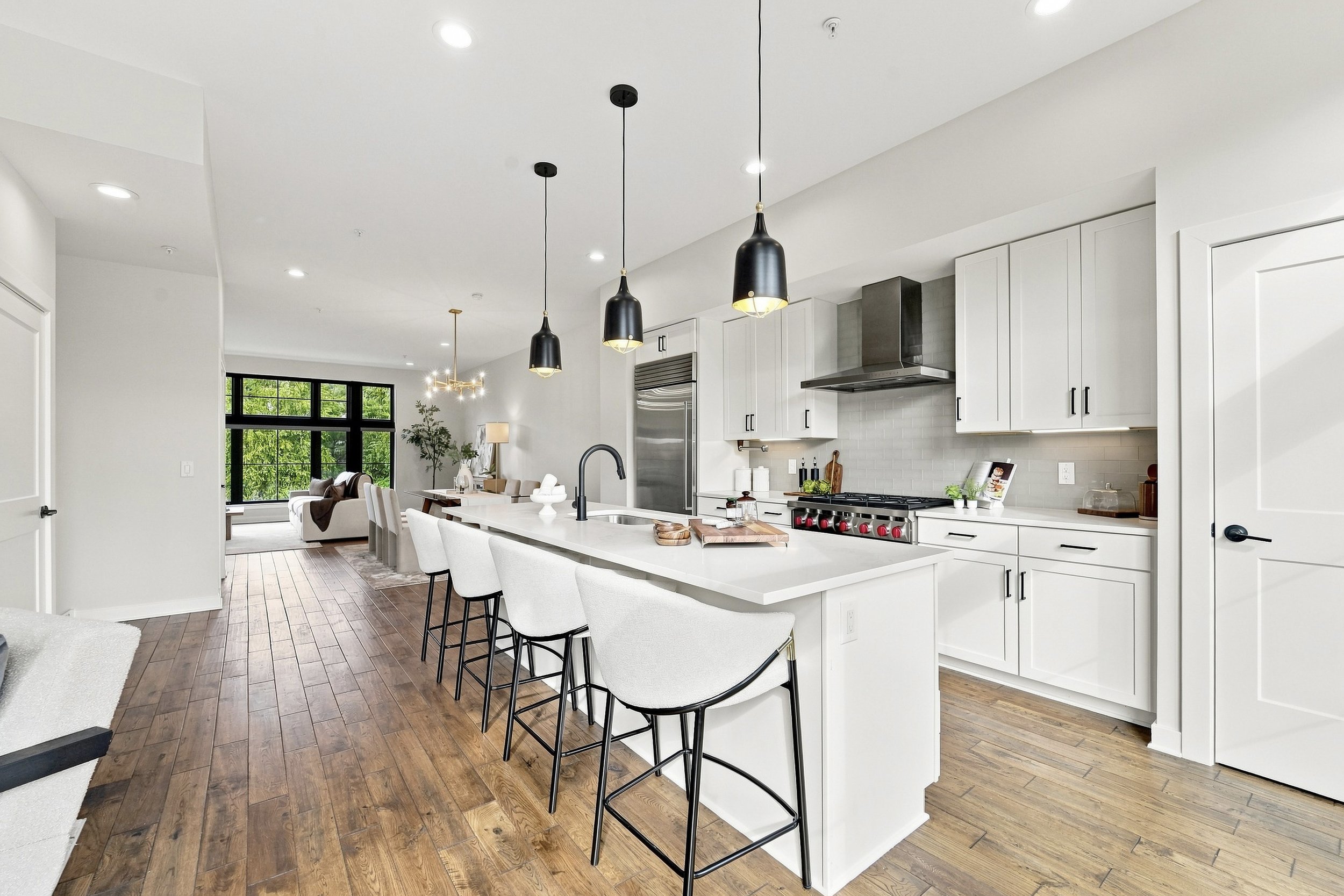 03-4529RiversideWay_03.jpg