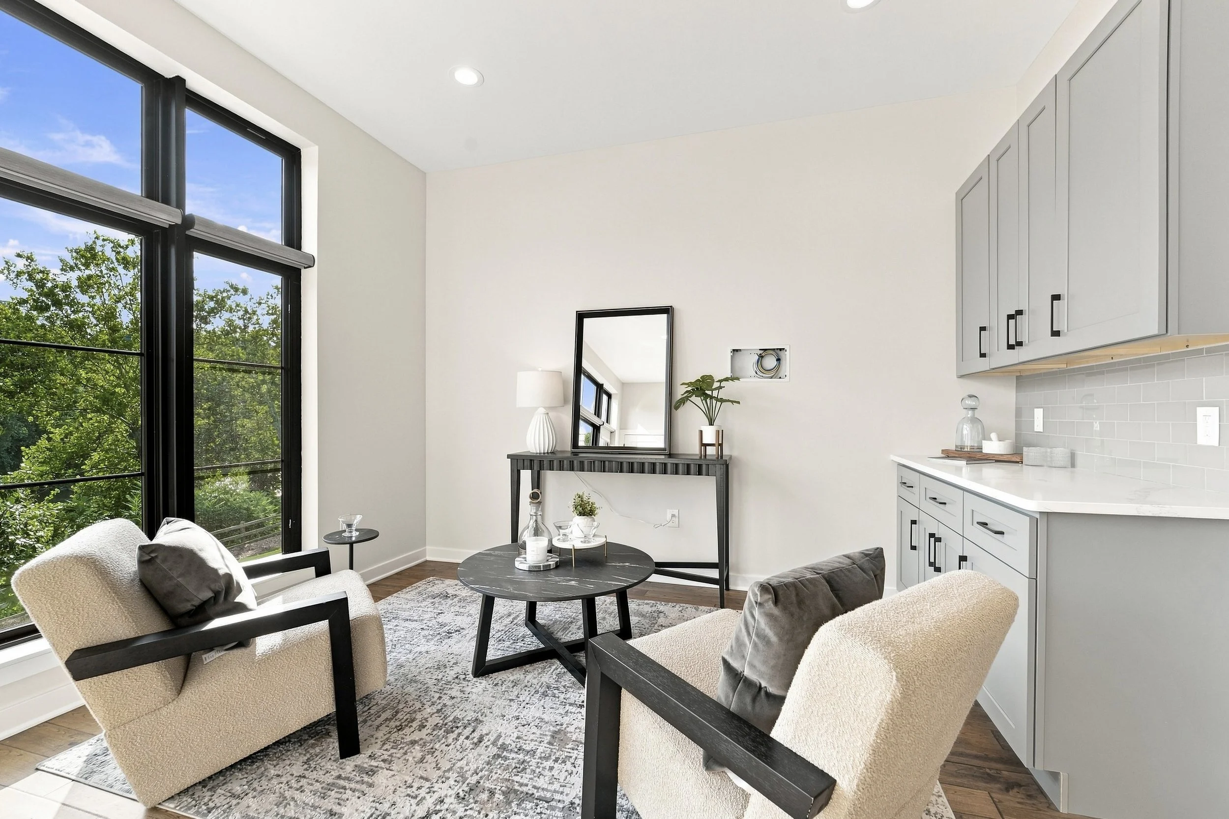 04-4529RiversideWay_04.jpg