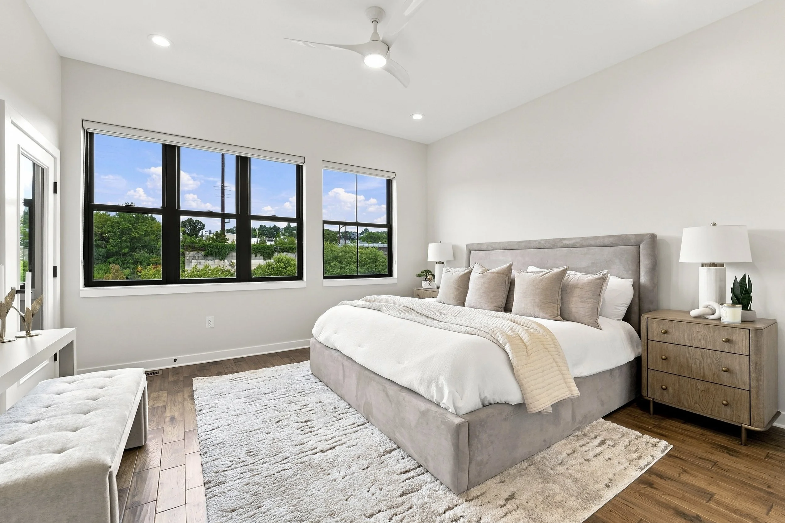 09-4529RiversideWay_11.jpg