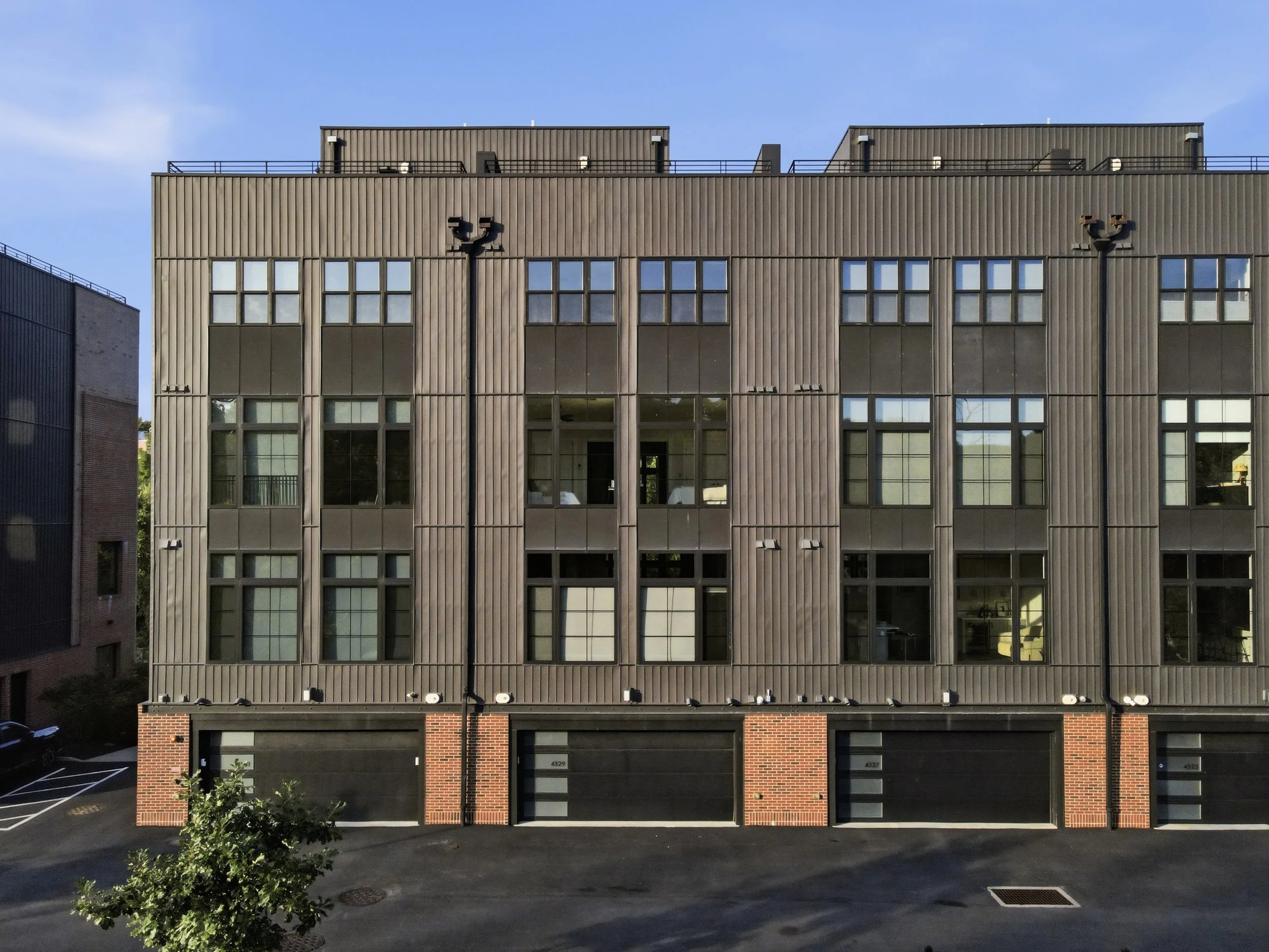 16-4529RiversideWay_25.jpg