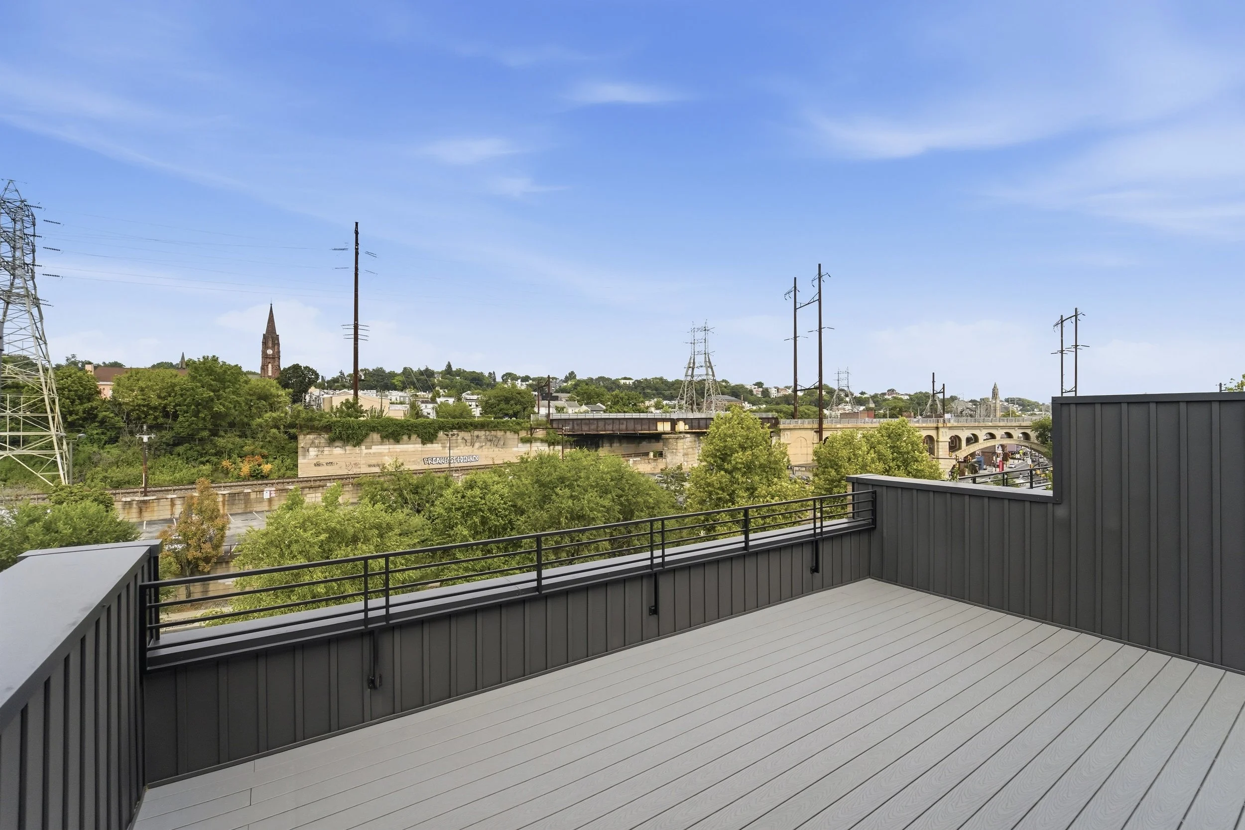 17-4529RiversideWay_27.jpg