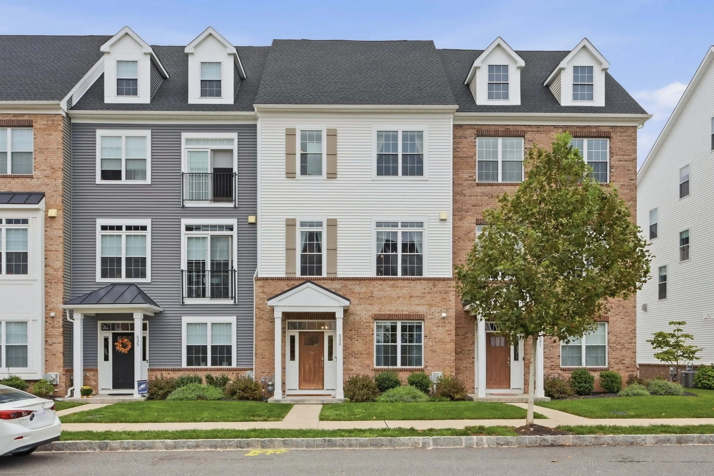 01-533 Bennett Street_01.jpg