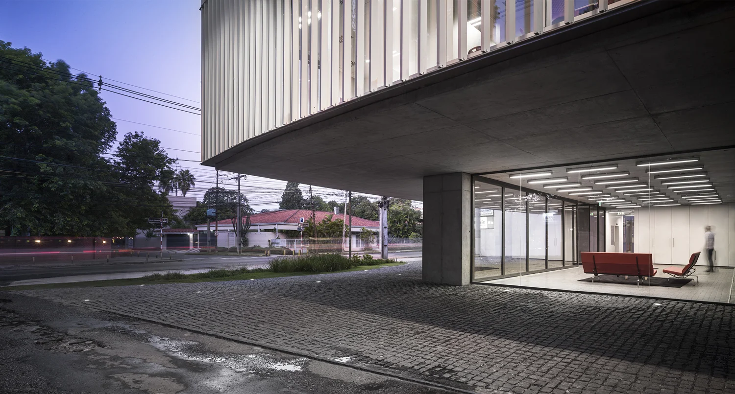 RUIZ PARDO-NEBREDA_SEDE PUMA ENERGY PARAGUAY (10).jpg