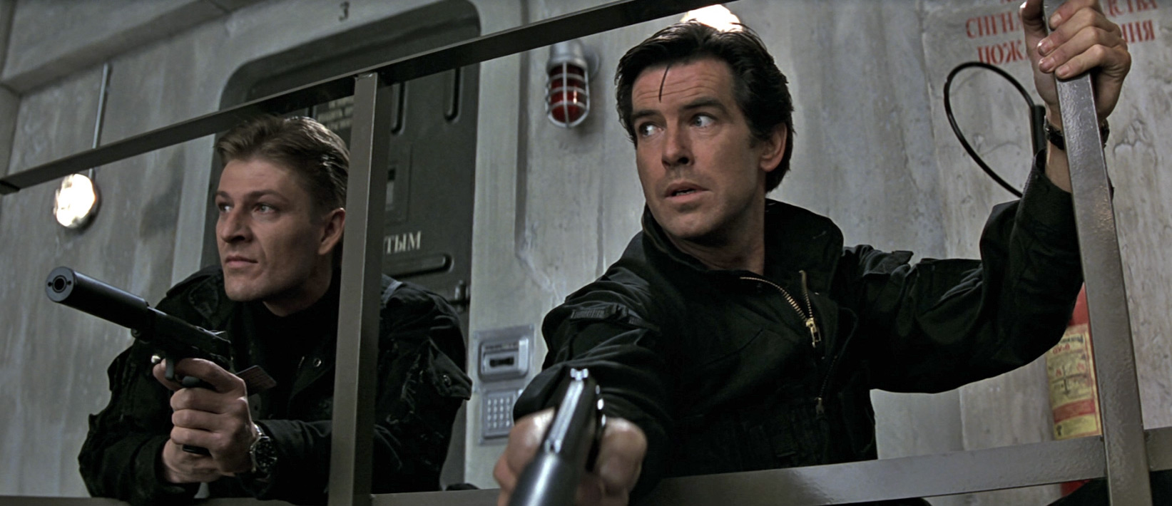 Ned Stark AND James Bond keep it stylish in black M-65 Field Jackets. Goldeneye (1995)