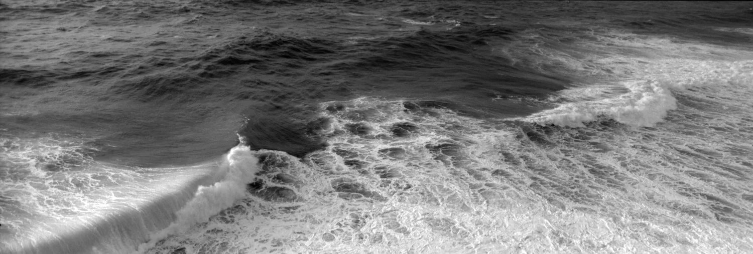 Waves at Sagres.jpg