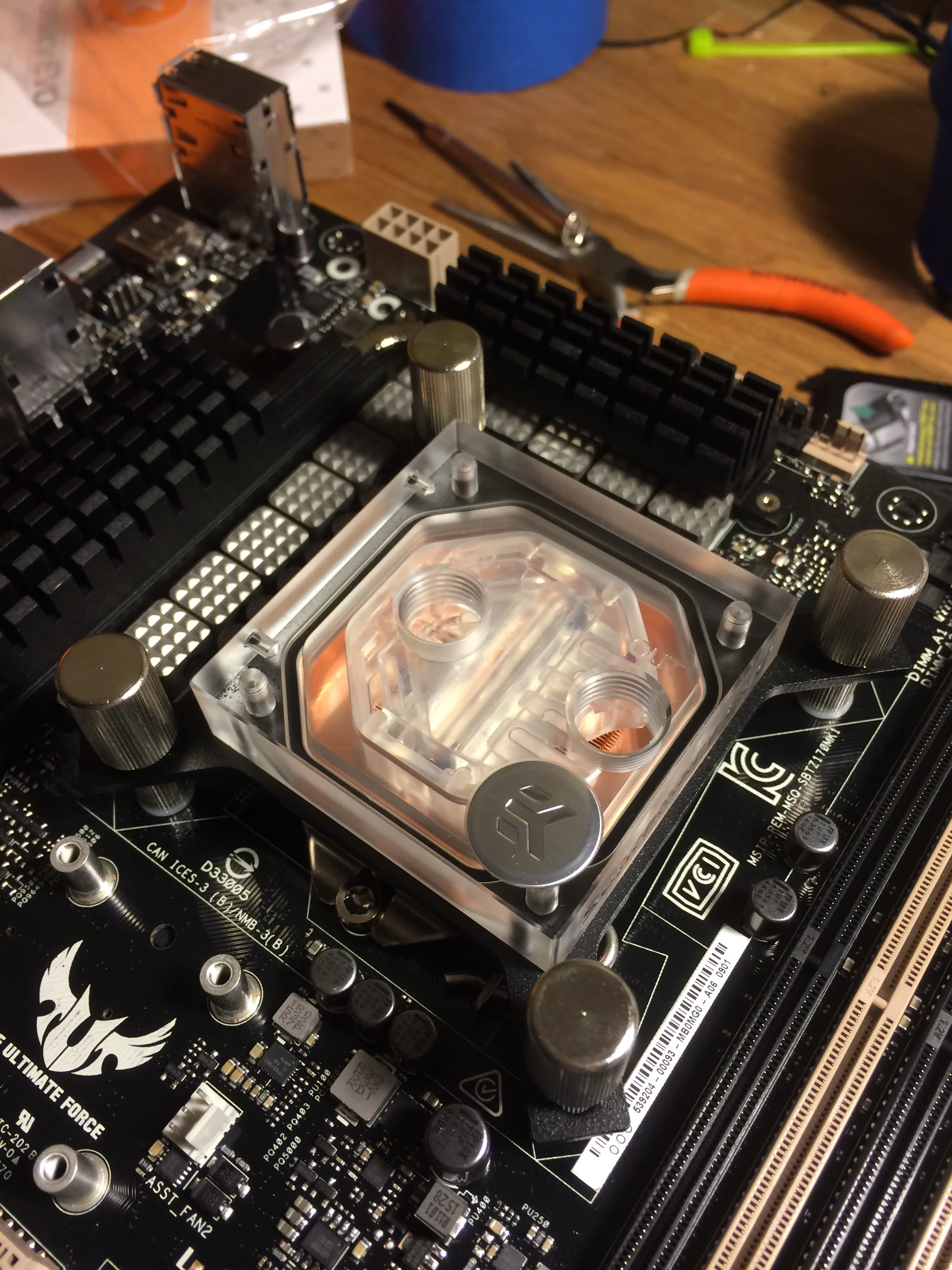 Thank you EK for making such a gorgeous CPU block. The plexi will showcase the fancy fluid that's in the mail. 