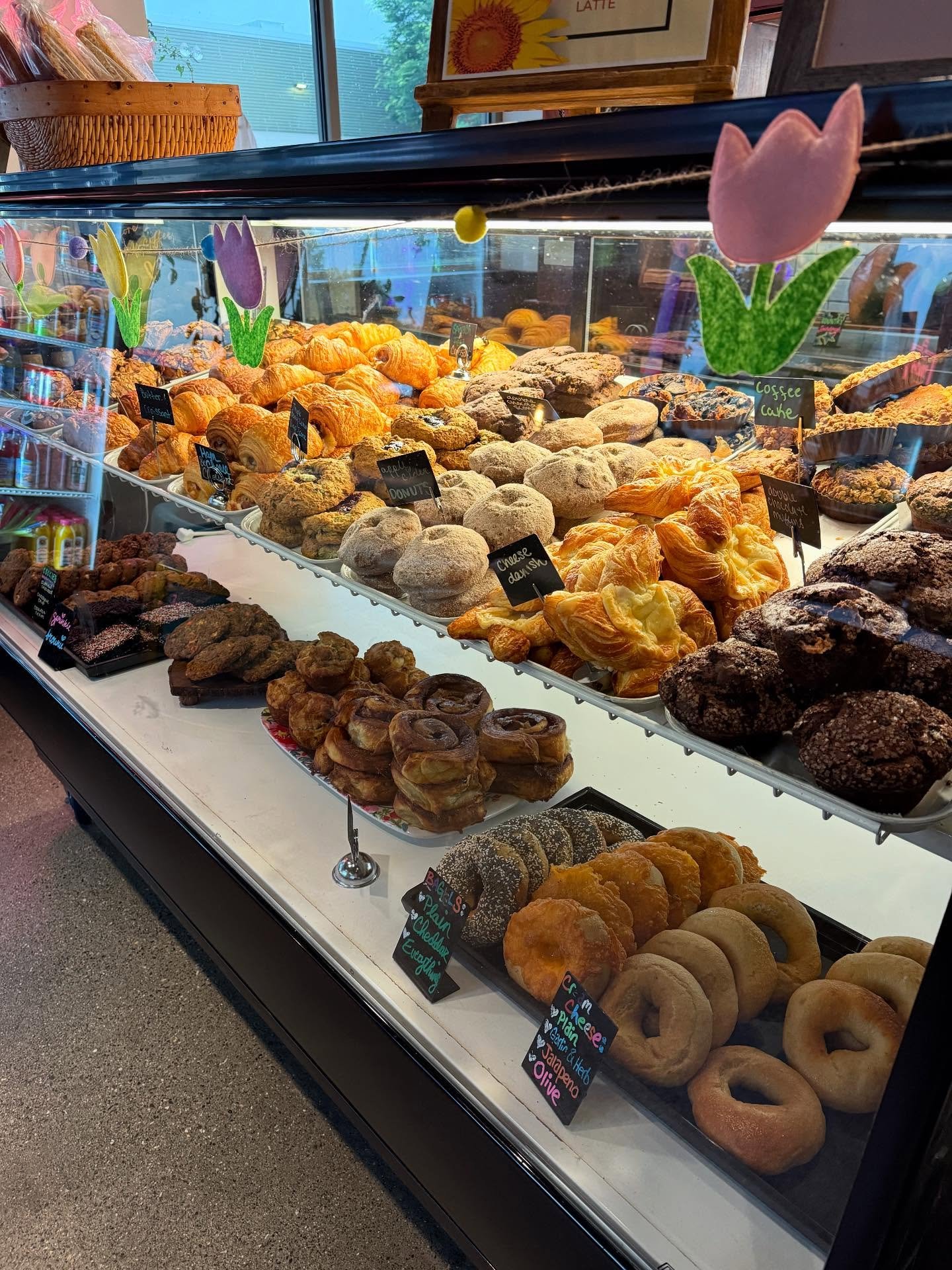 Just a little reminder we’re here today with all your favorites 🥐☕️
⏰ West Boylston: 7 to 3
⏰Main Street: 7 to 2
#crustbakeshop #crustbakery #worcesterma #bodybycrust #worcestercoffeeshops #newenglandcoffeeshops