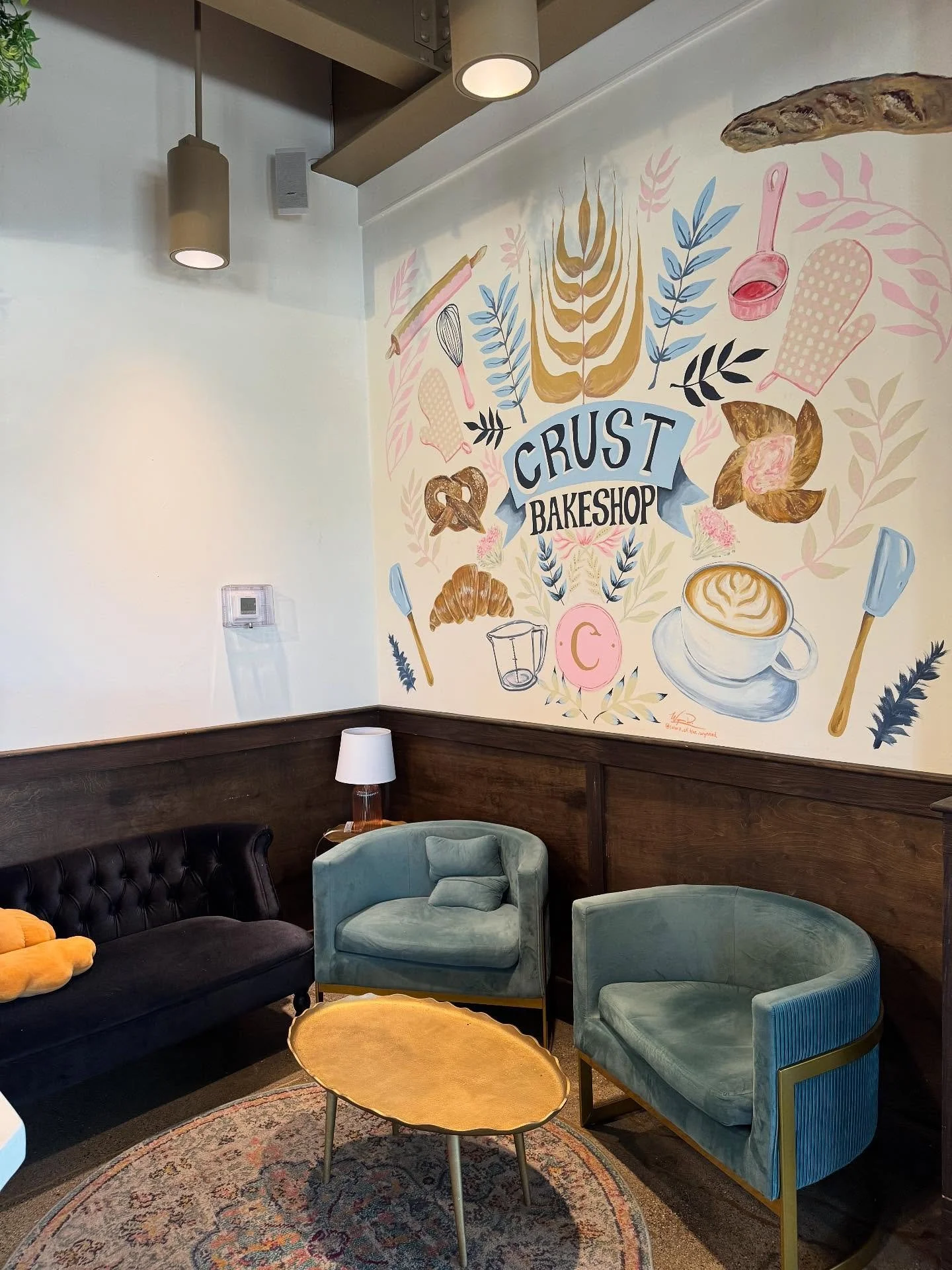 Hello, September 🍂 cozy corners, good coffee, and better treats.
#worcesterma #crustbakeshop #crustbakery #localflavors #worcestereats #newenglandcoffeehouse #worcestercoffeeshops