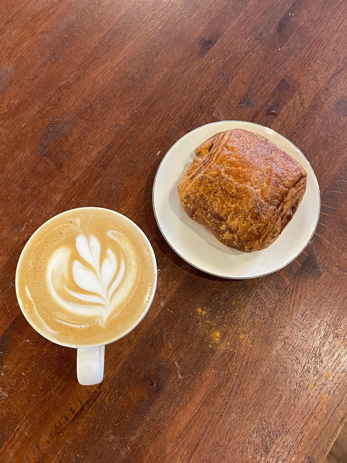 For the regulars, the first-timers, and everyone in between.
Here&rsquo;s to easing into the week together. Happy Monday! ☕️🥐

#Crustbakeshop #crustbakery #bodybycrust #worcestereats #localflavors #worcesterma #worcestercoffeeshops #newenglandcoffee