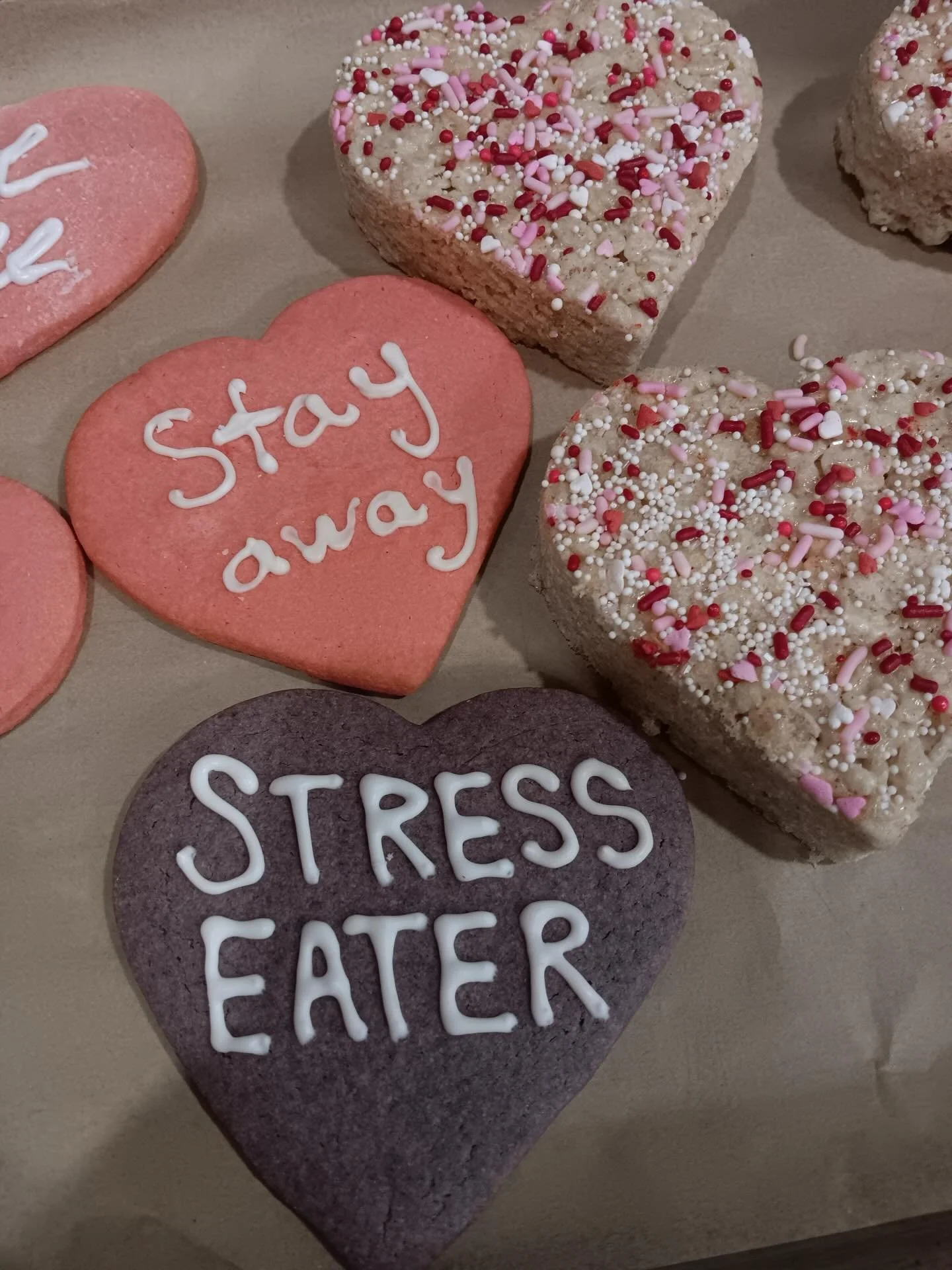 Proof that love comes in many moods 💗😏
Conversation heart cookies are popping up at Crust &amp; BirchTree all week 💗

#birchtreebreadcompany #crustbakeshop #worcestereats #worcesterma #valentinesdaytreats