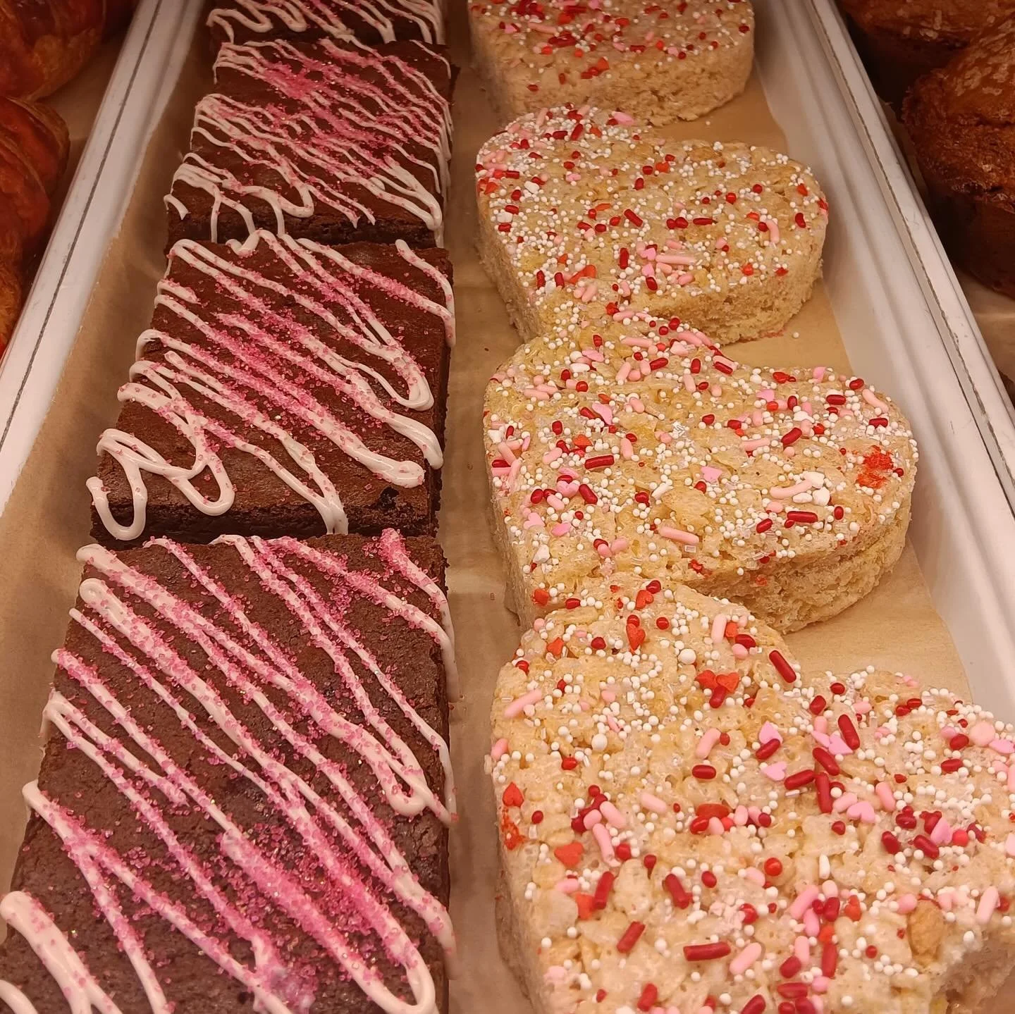 Still very much in our Valentine&rsquo;s era 💘😌
Treats in rotation today and tomorrow, come grab something sweet.

#Crustbakeshop #crustbakery #bodybycrust #worcestereats #localflavors worcesterma worcestercoffeeshops newenglandcoffeeshop