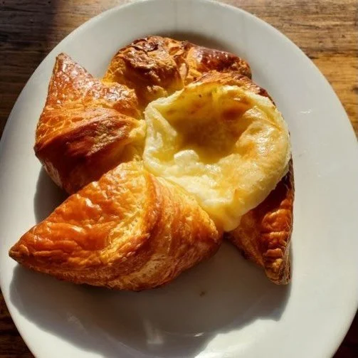 Flaky outside.
Soft, sweet center.

Our cheese danish is built on croissant dough and rotates flavors daily, which means you&rsquo;ll need to check in often.🤭

#Crustbakeshop #crustbakery #bodybycrust #worcestereats #localflavors worcesterma worcest