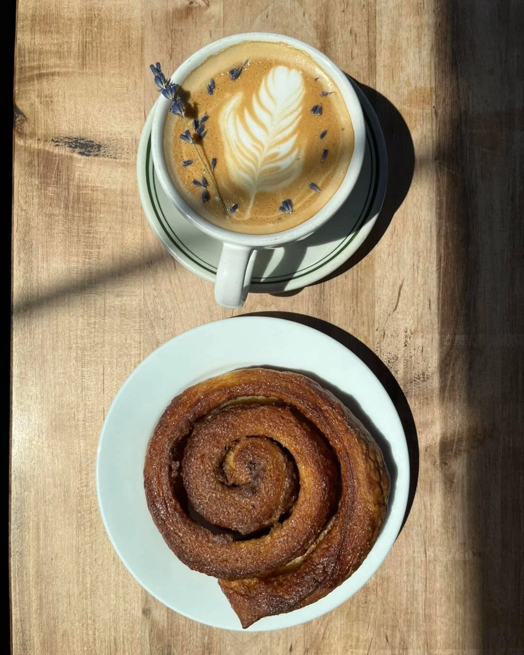 If May had a flavor&hellip; this might be it ☕️🪻
What&rsquo;s been your Spring order lately?

#Crustbakeshop #localflavors #newenglandcoffeeshop #crustartisanbakeshop #worcestereats