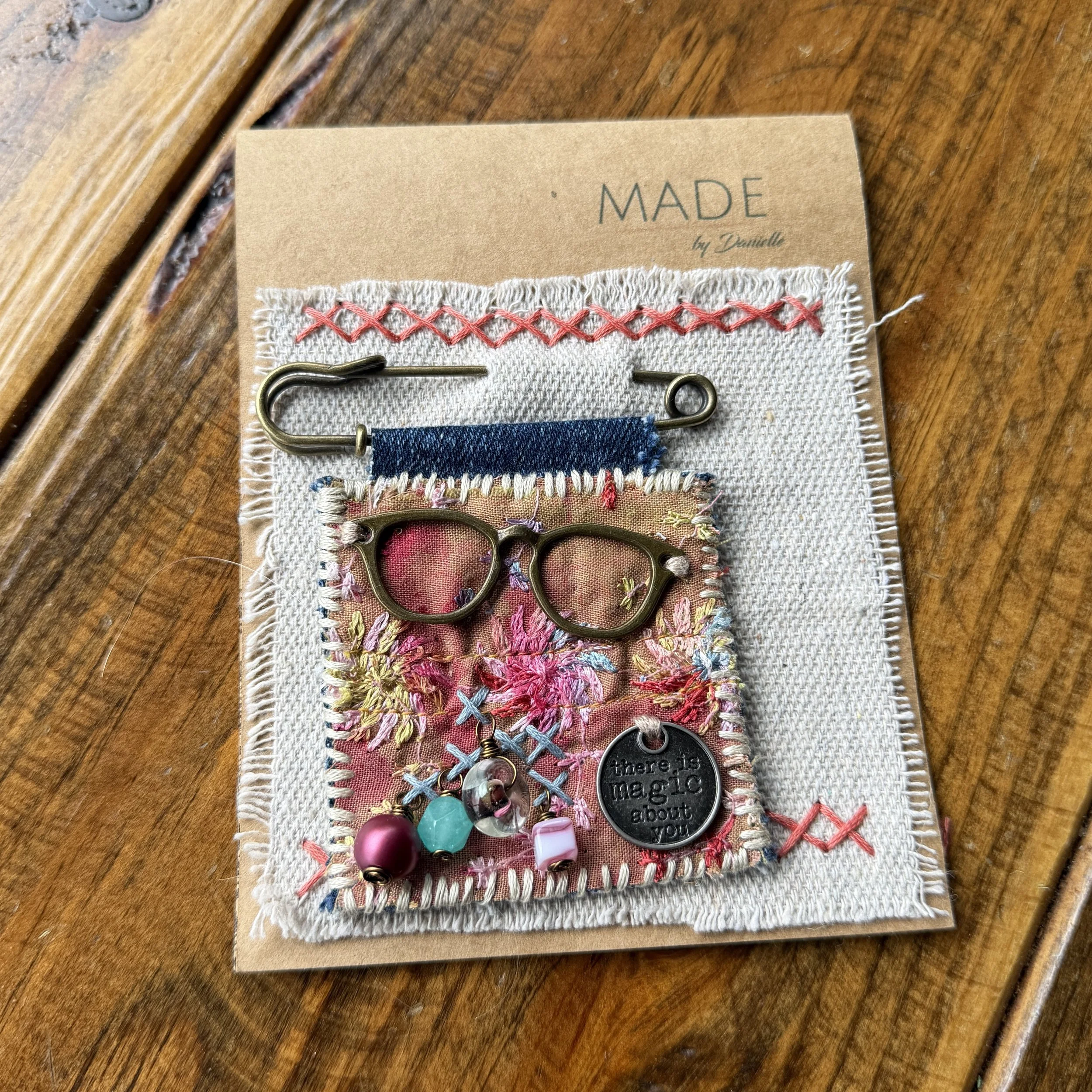 Fabric Art Brooch "magic about you"