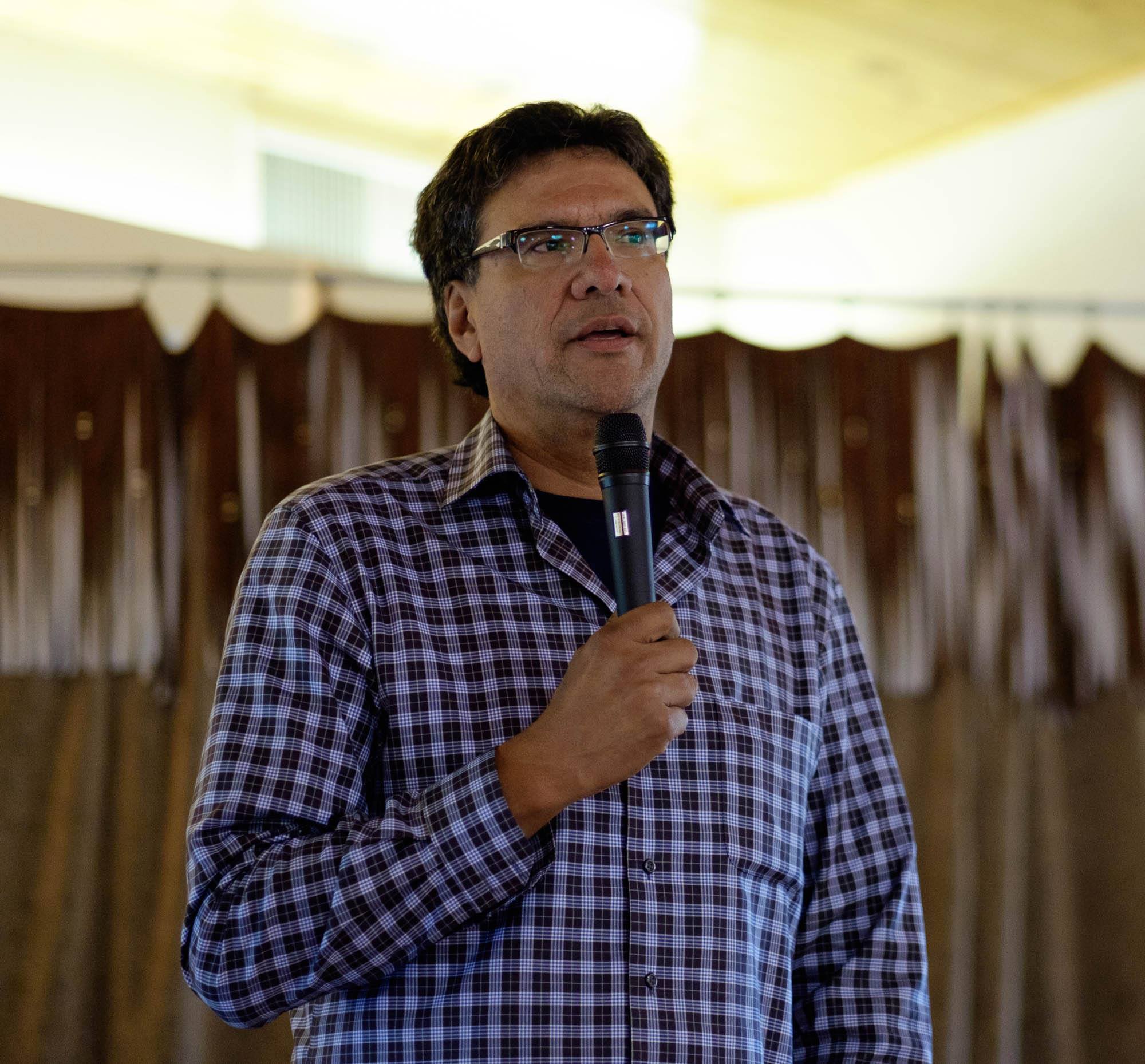 Conference organizer Rick Monture's closing address photo: w. cariou