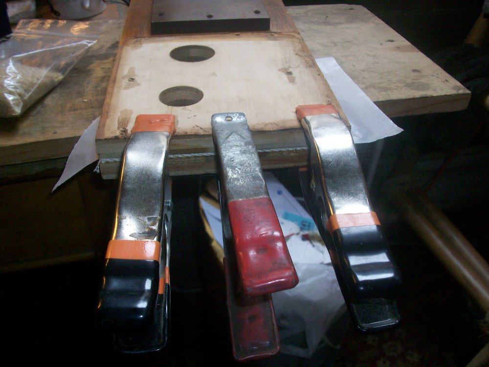 Clamping the inside hinge
