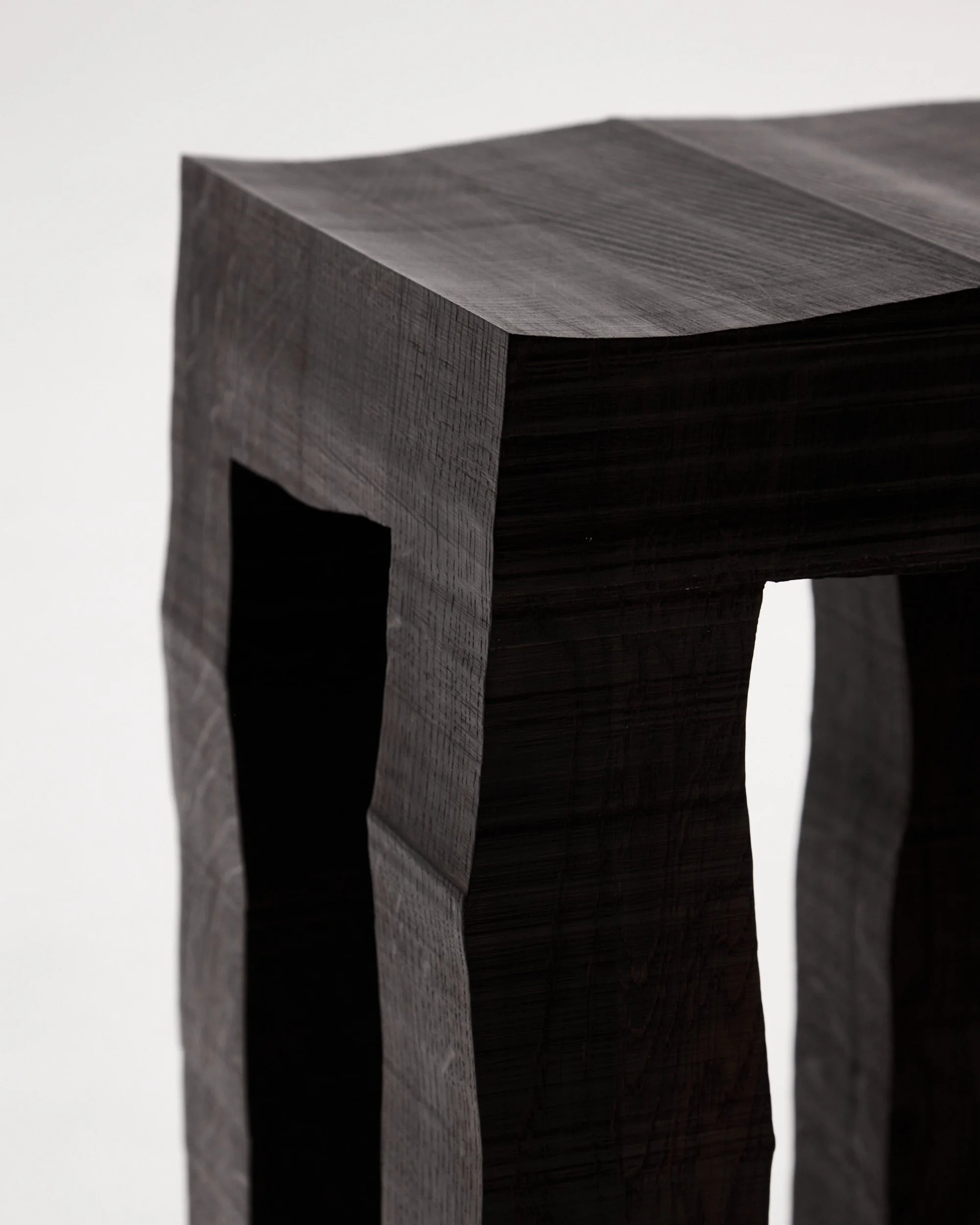 doodle-stool-02_mateush-grzelak.jpg