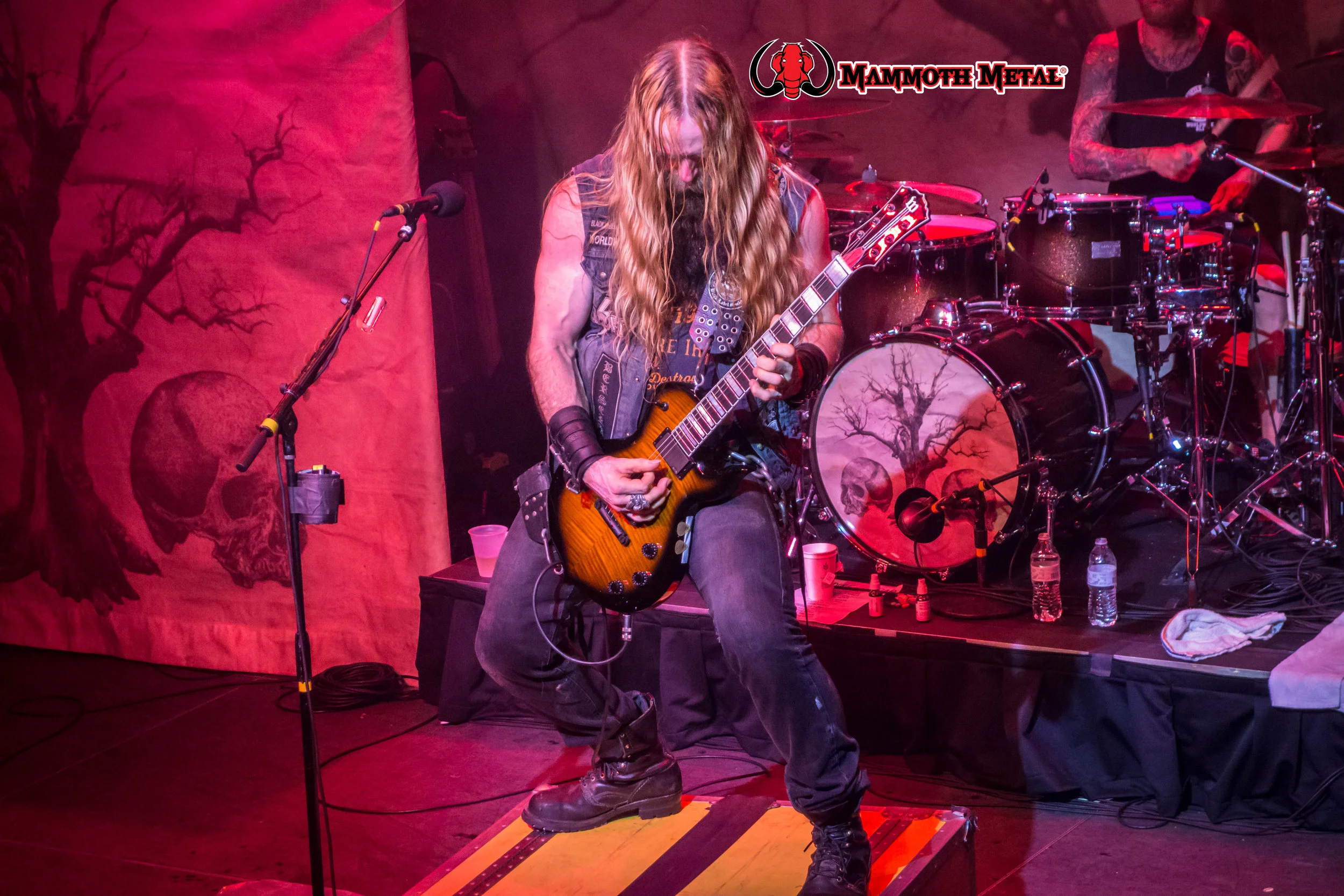 Zakk Wylde and his Doom Crew came for one thing and that was to kick our asses. Not only did he do that but showed us that BLS is stronger than ever as i cannot wait to see what else he and his special group of musicians bring to the realm. See you at OZZ/Knot fest 2016! \m/ Zakk Wylde playing his Wylde Audio Molasses ODIN Death Claw fiddle that he gives to a lucky fan after the show. photo:David Burke