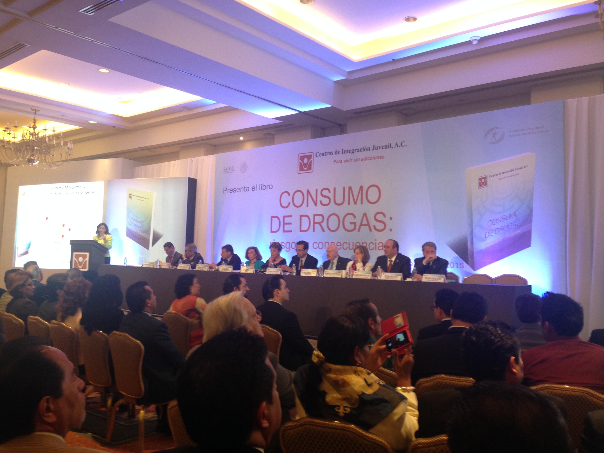 Presentación del libro: "Consumo de drogas: riesgos y consecuencias".