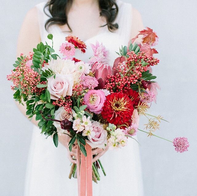 If you believe that flowers speak the language of love, these beauties are saying love 🌈 is 🌈 love 🌈
//
Photo: @volatilephoto 
Bouquet: @ampersand_sf