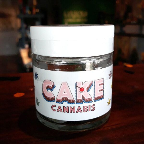 Duct Tape by Cake - Hybrid | 21.9% THCA true 50/50 hybrid strain characterized by a very powerful high. With both cerebral and bodily effects and cocoa-flavored undertone, this strain will at first provide a rush of energy followed by a long period of relaxation. Sounds like the ideal strain to us!