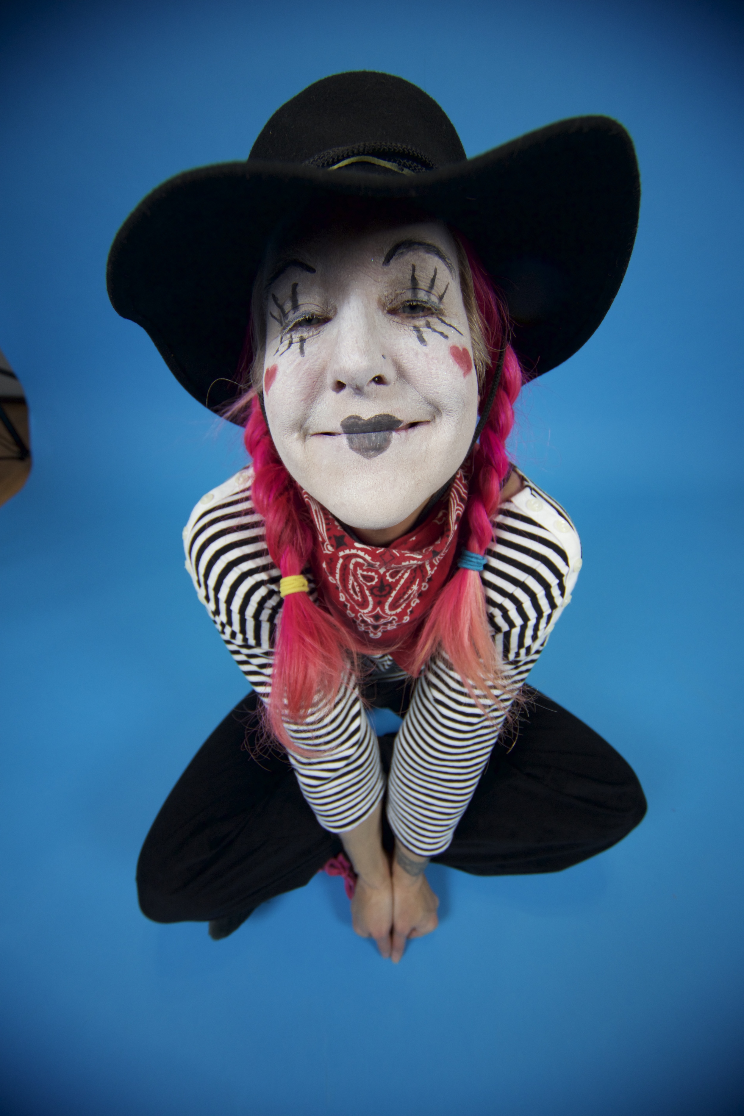BEE BEE (Clown) the mime 