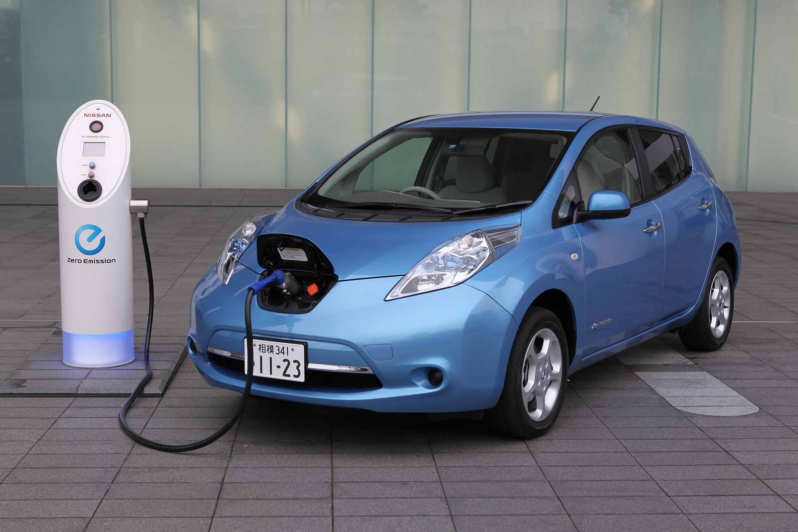 the charging port at the front of the nissan leaf image: automotnews.com