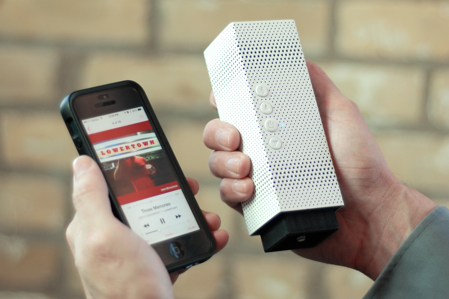 speaker-in-hand_new.png