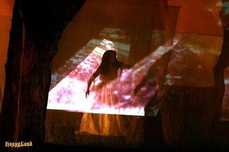 Location Los Angeles, CA Client N/A Partners James Connors, local artists Role Designer, Creative Director Date 2008 About Created a site-specific art happening at the courtyard at Union Station with a collection of dancers, musicians, and visual artists. 
