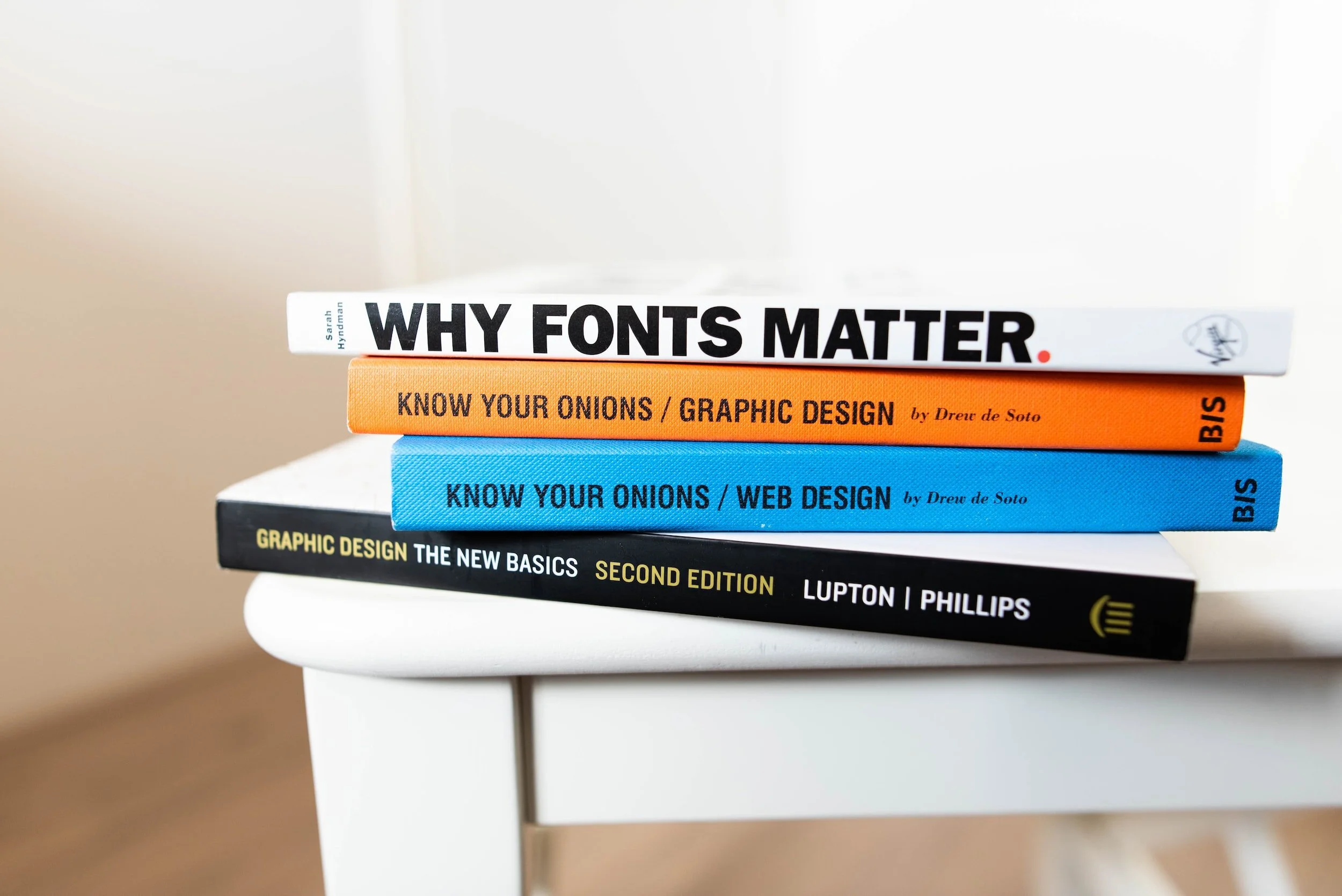 Working with a Graphic Designer for Your Web Design Brief: The Good and the Not-So-Good