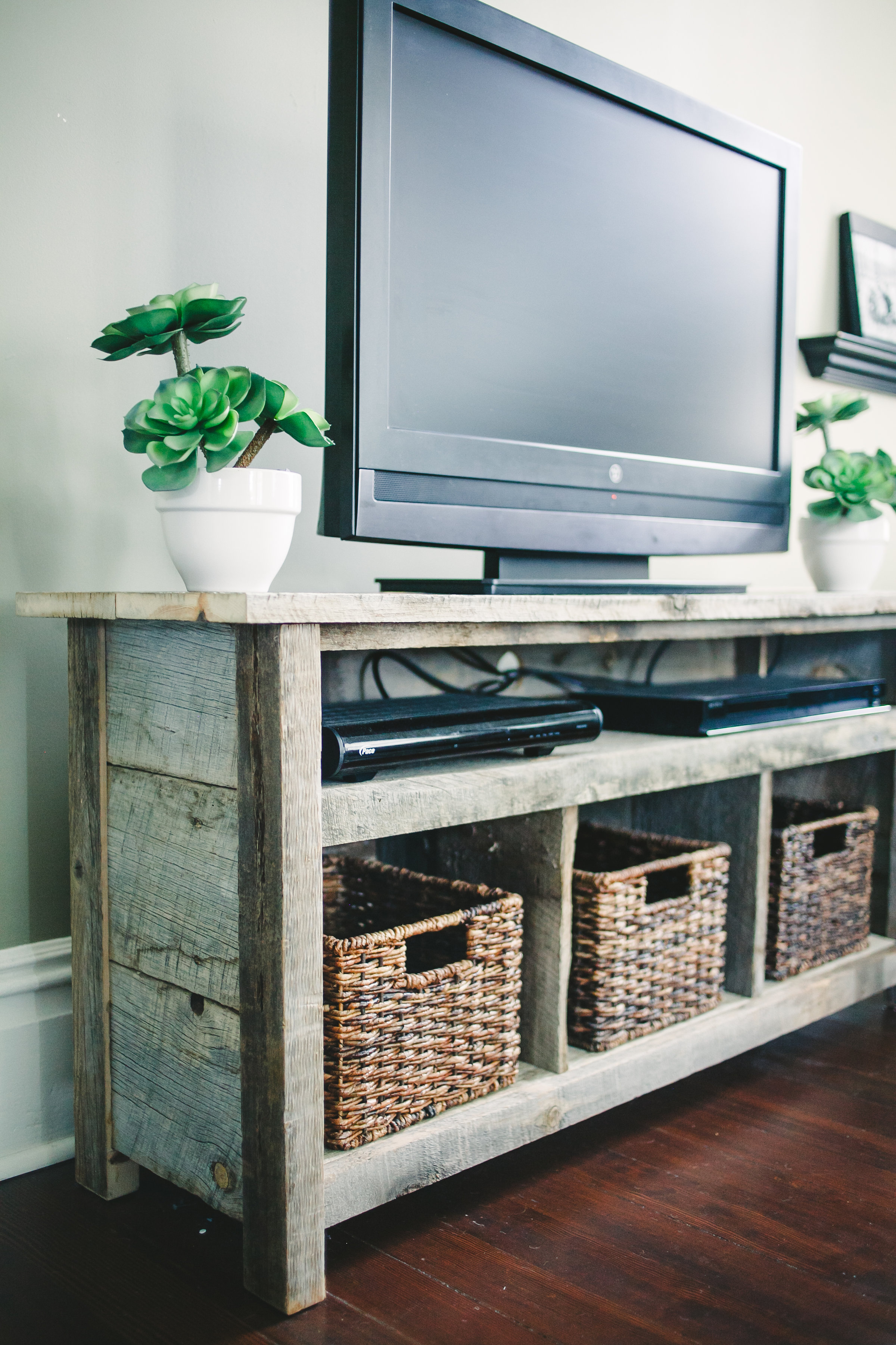 Reclaimed pine wood TV stand.