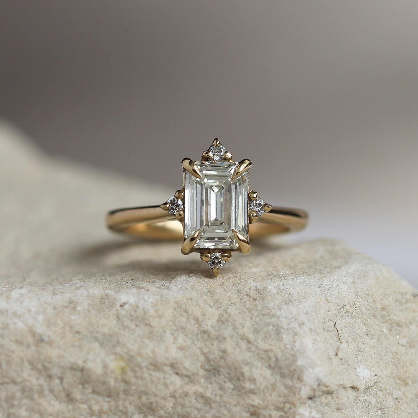 Showstopper!!
It was an absolute pleasure to work with R and J on their stunning bespoke engagement ring.
-
-
-
-
#diamondring #alternativeengagementring #engagementringideas #engagementringinspiration #ethicalengagementring #bespokedesign